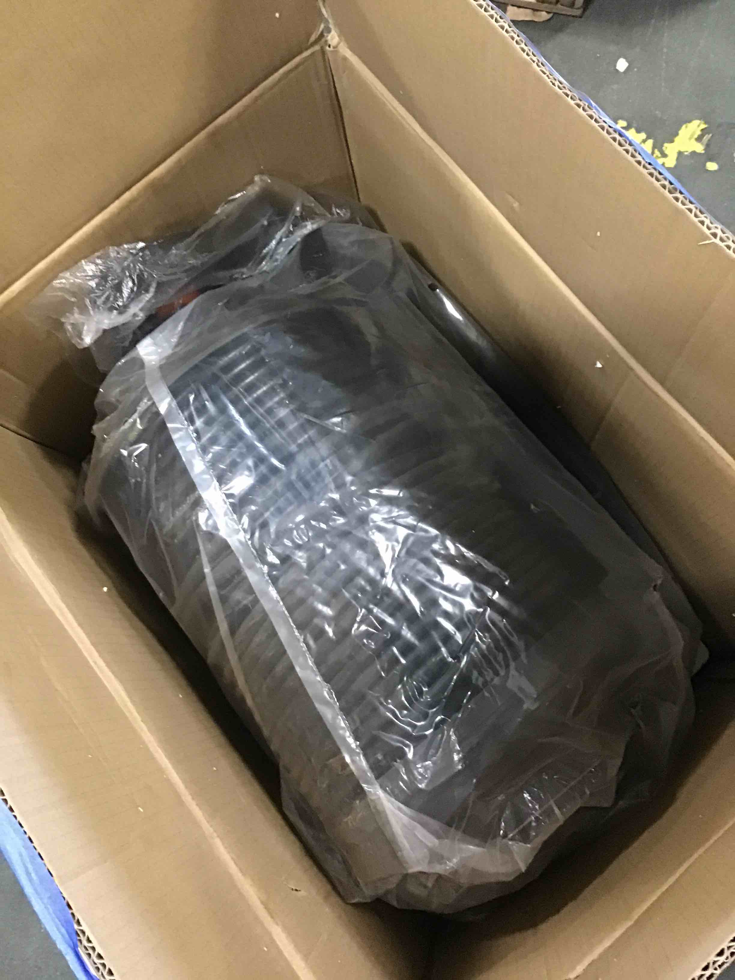https://s3.amazonaws.com/lotting-images-prod/bidfta/BLU6536507_1718631887904.jpeg