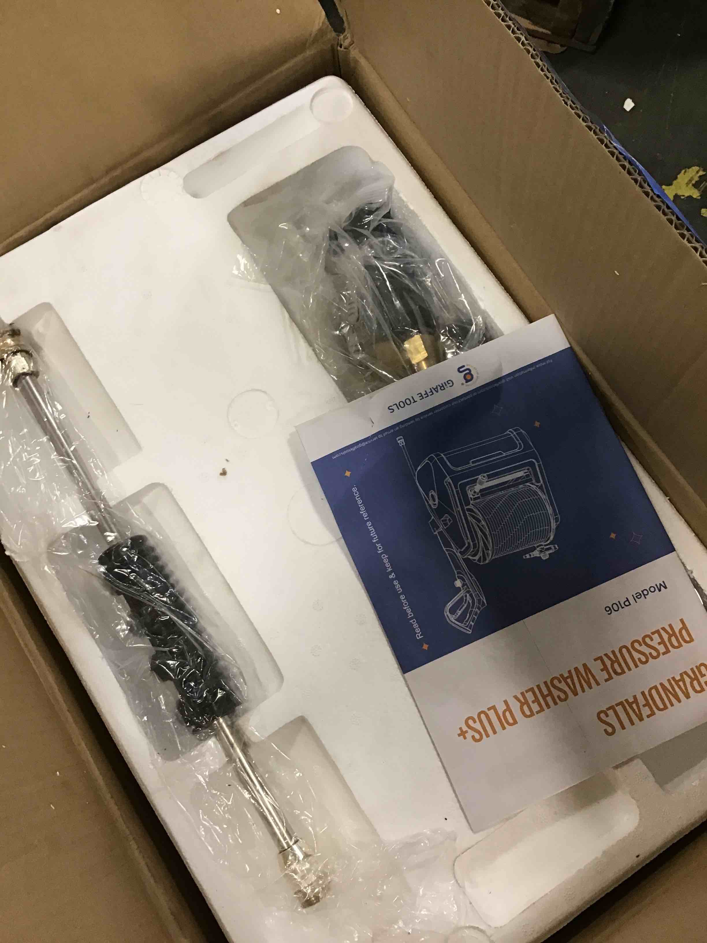 https://s3.amazonaws.com/lotting-images-prod/bidfta/BLU6536507_1718631901155.jpeg