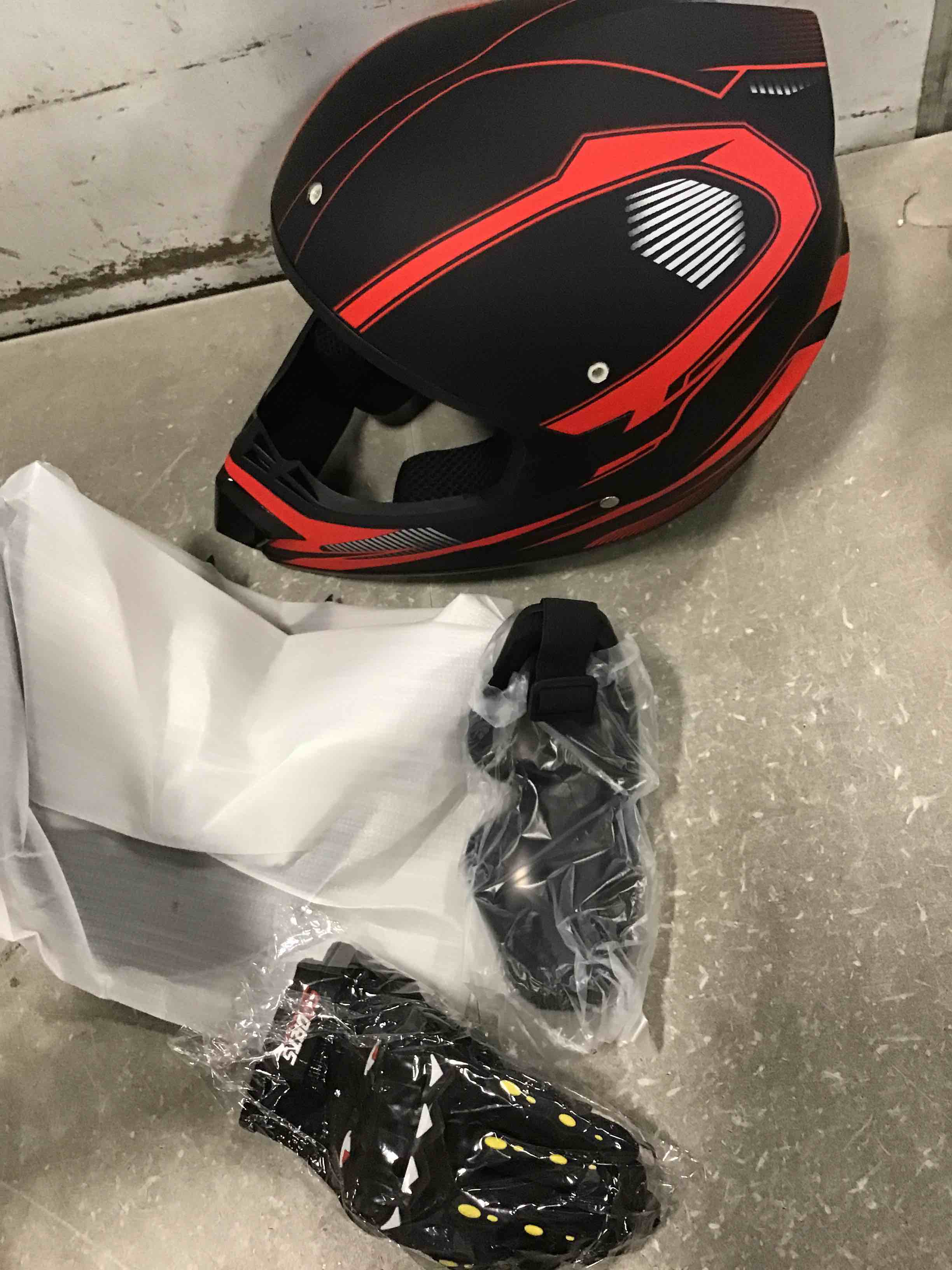 Adult 4 Wheeler Helmet, Motocross Helmet DOT/FMVSS-218 Certification Comfortable and Breathable Full Helmets for Locomotives Used in All Seasons Medium Red