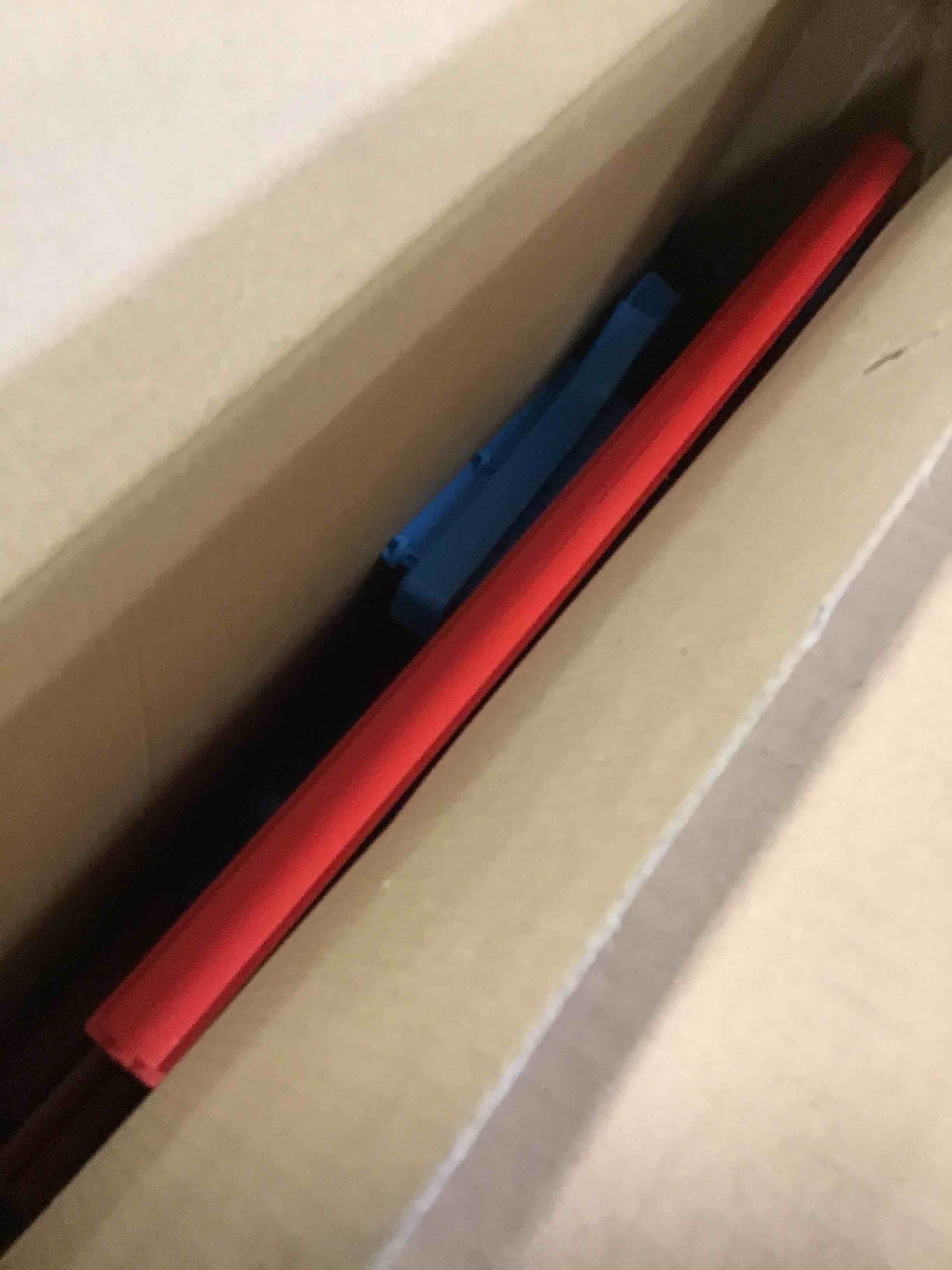 https://s3.amazonaws.com/lotting-images-prod/bidfta/BLU6537263_1718906836034.jpeg