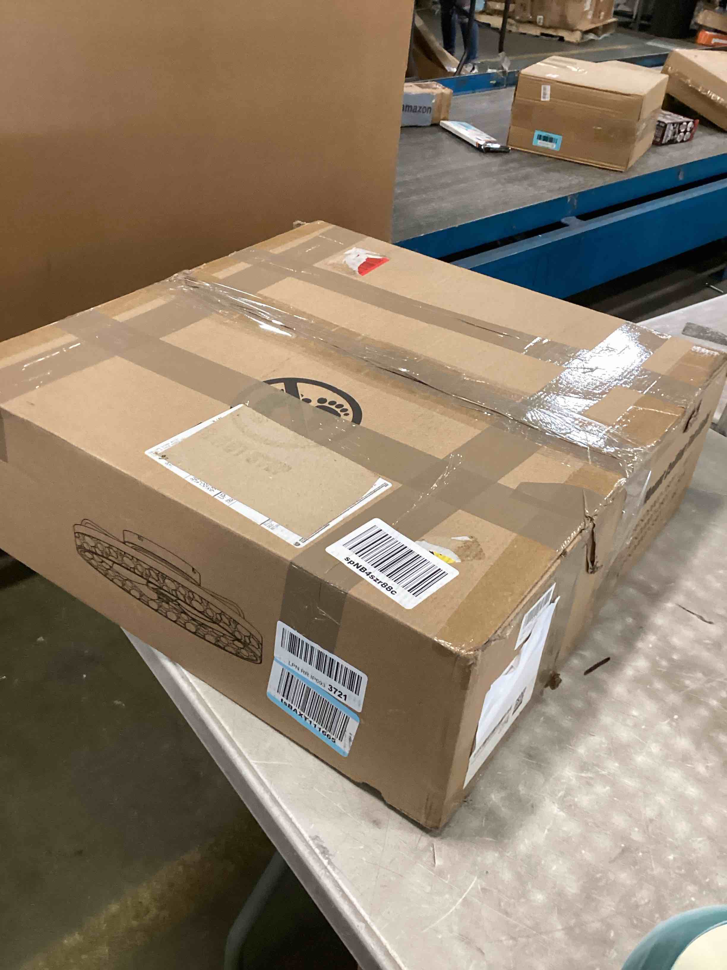 https://s3.amazonaws.com/lotting-images-prod/bidfta/BLU6538995_1718372421175.jpeg