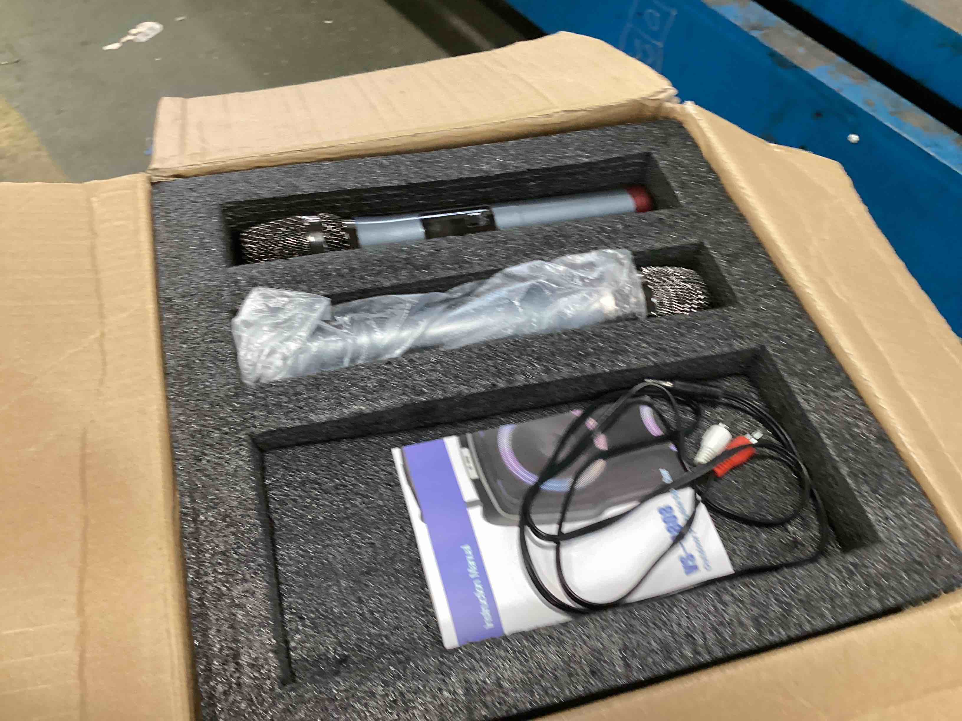 https://s3.amazonaws.com/lotting-images-prod/bidfta/BLU6539013_1718376037973.jpeg