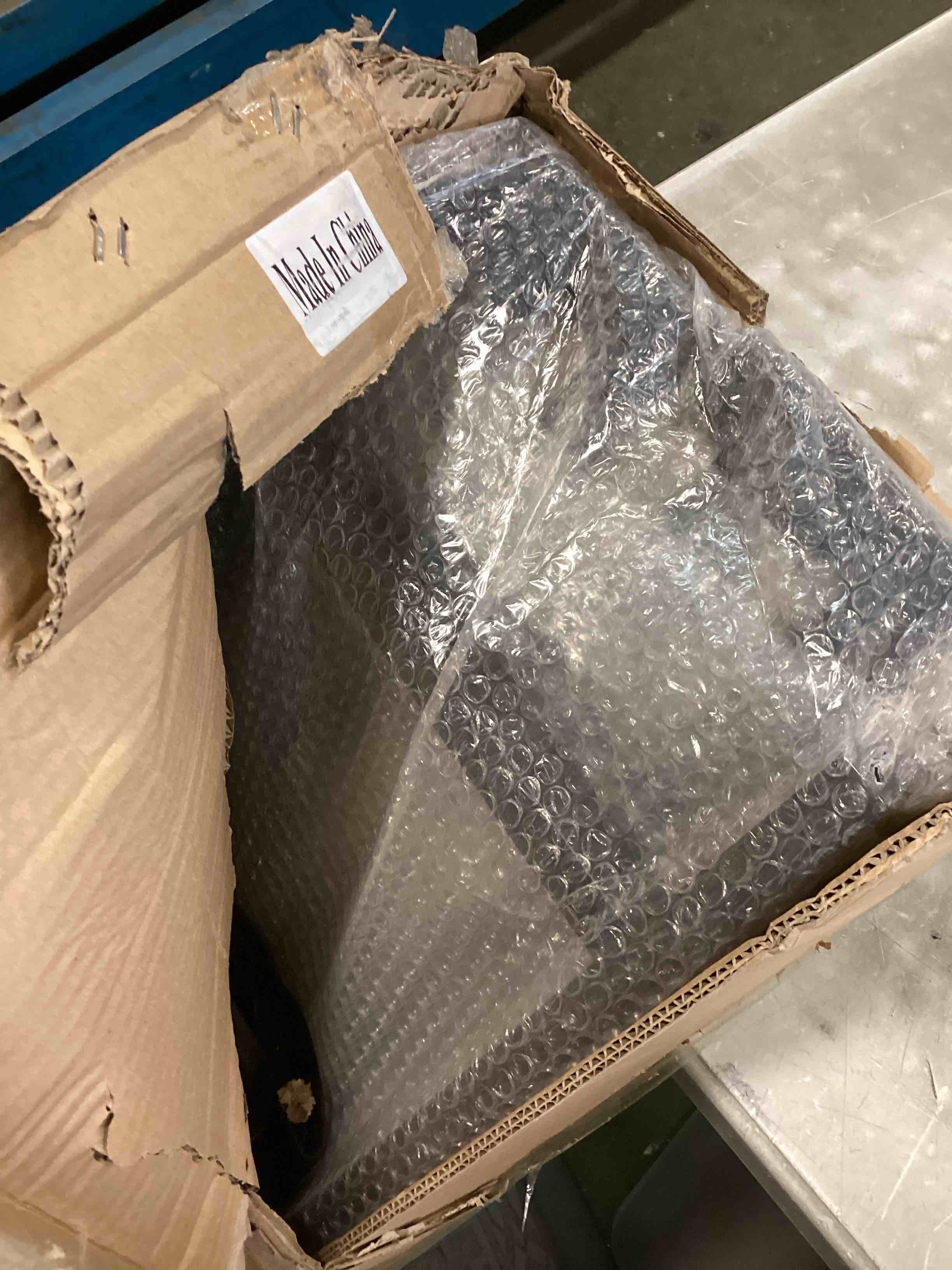 https://s3.amazonaws.com/lotting-images-prod/bidfta/BLU6539046_1718378945604.jpeg