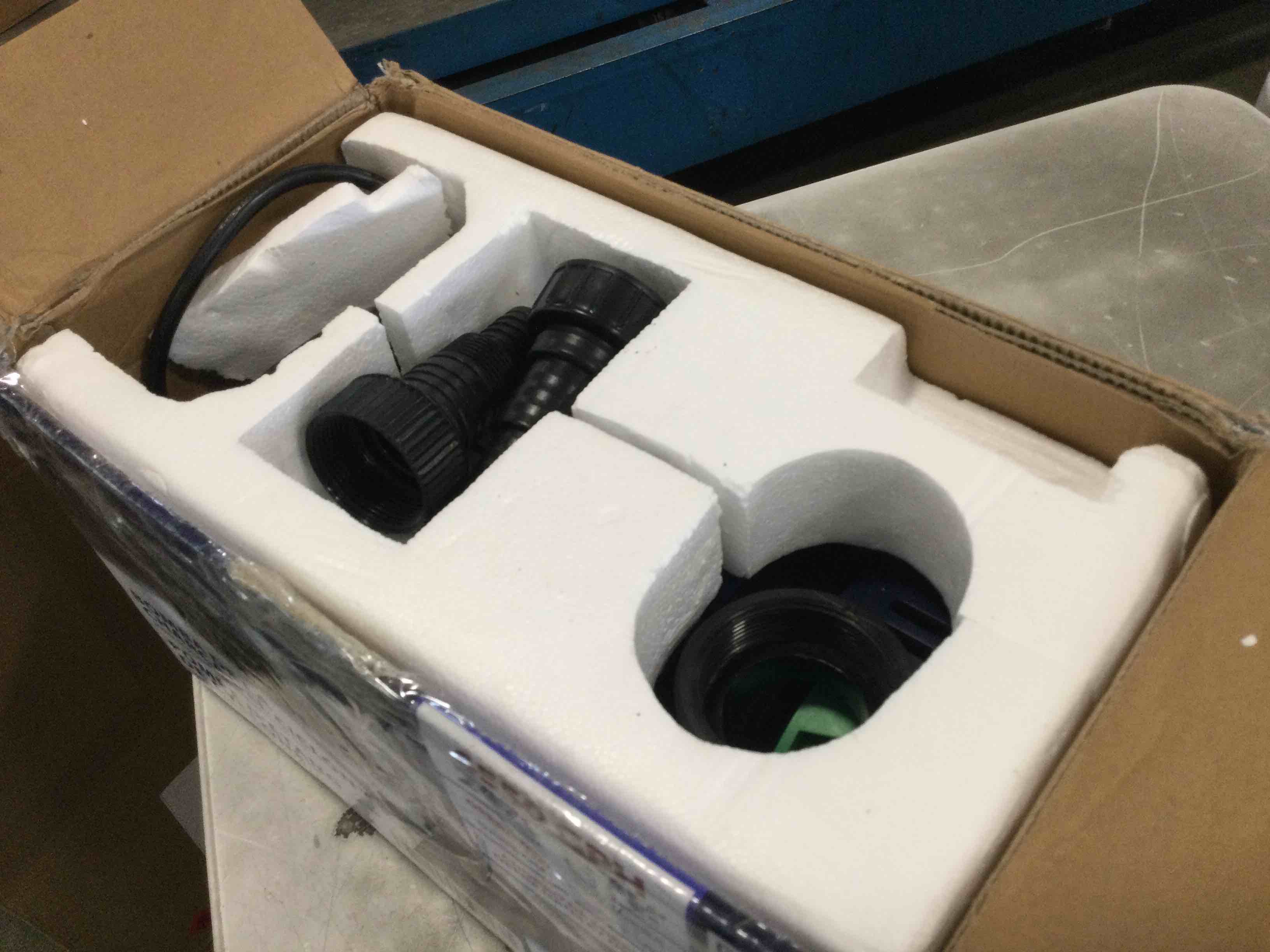 https://s3.amazonaws.com/lotting-images-prod/bidfta/BLU6539088_1718382571568.jpeg