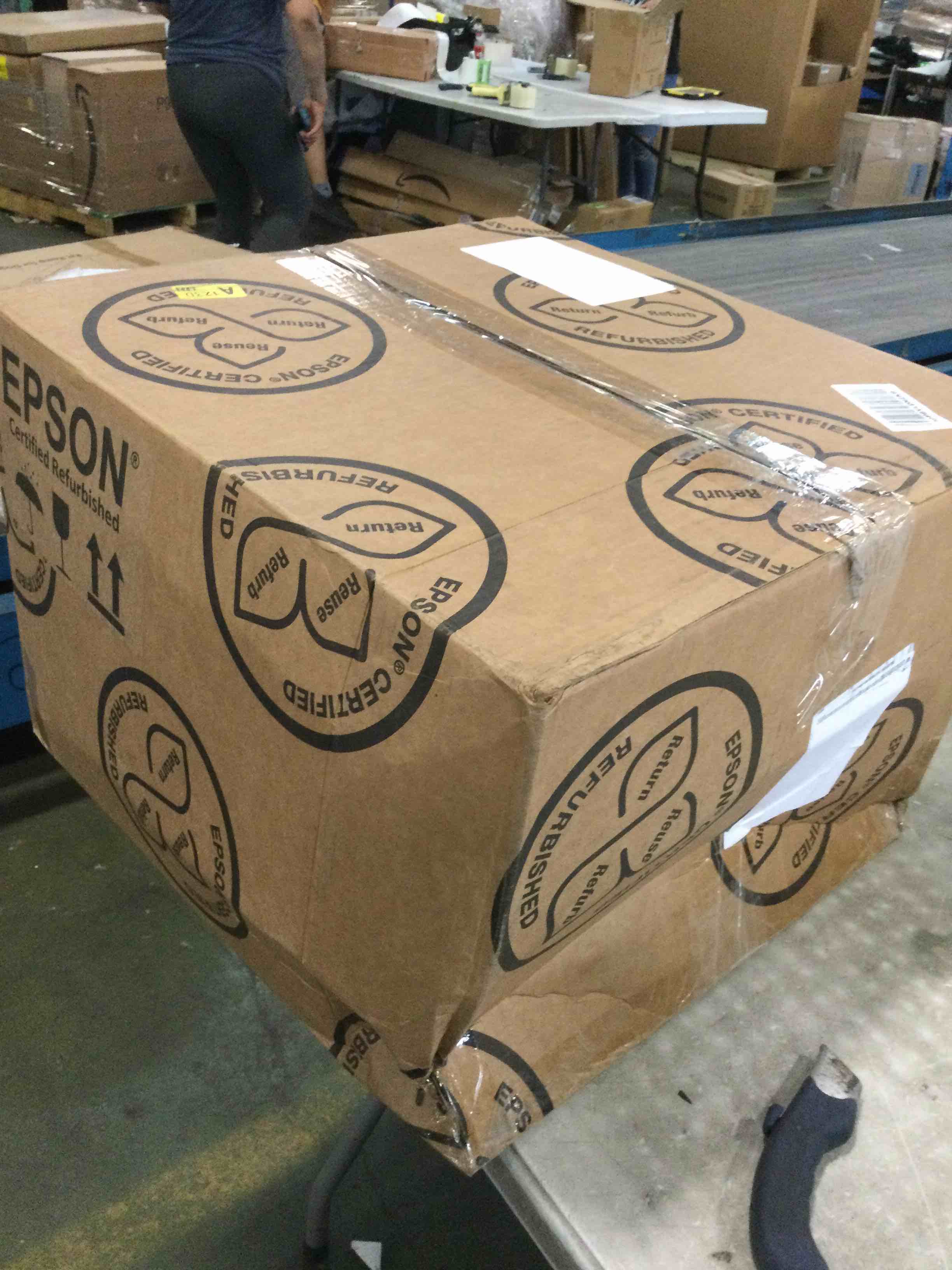 https://s3.amazonaws.com/lotting-images-prod/bidfta/BLU6539096_1718385254302.jpeg