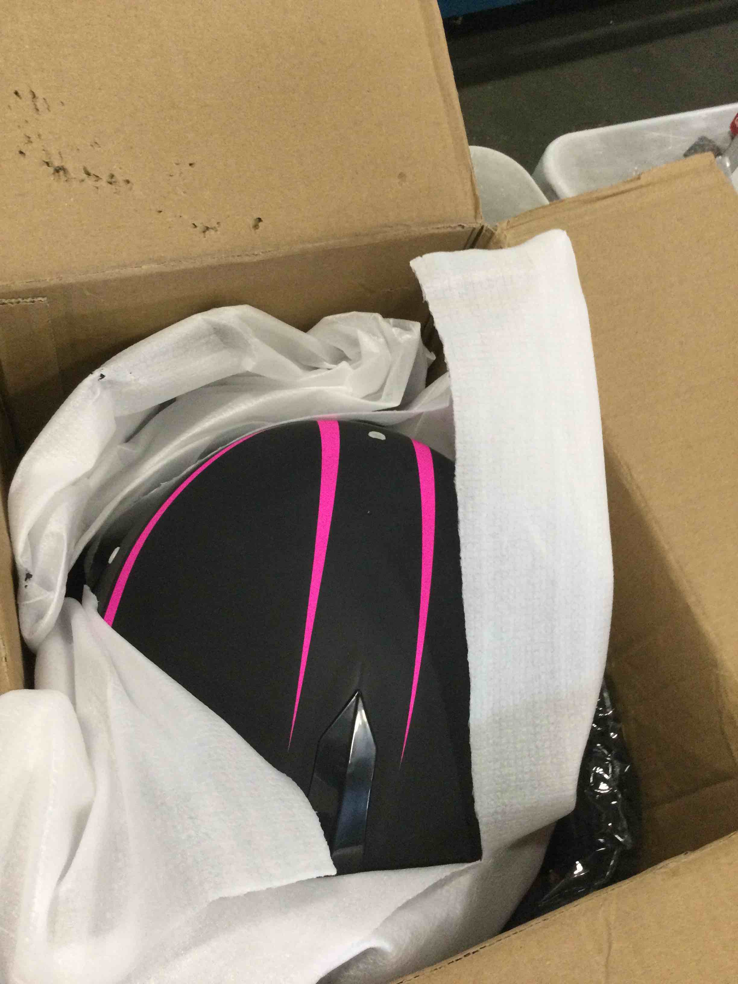 https://s3.amazonaws.com/lotting-images-prod/bidfta/BLU6539141_1718389570870.jpeg