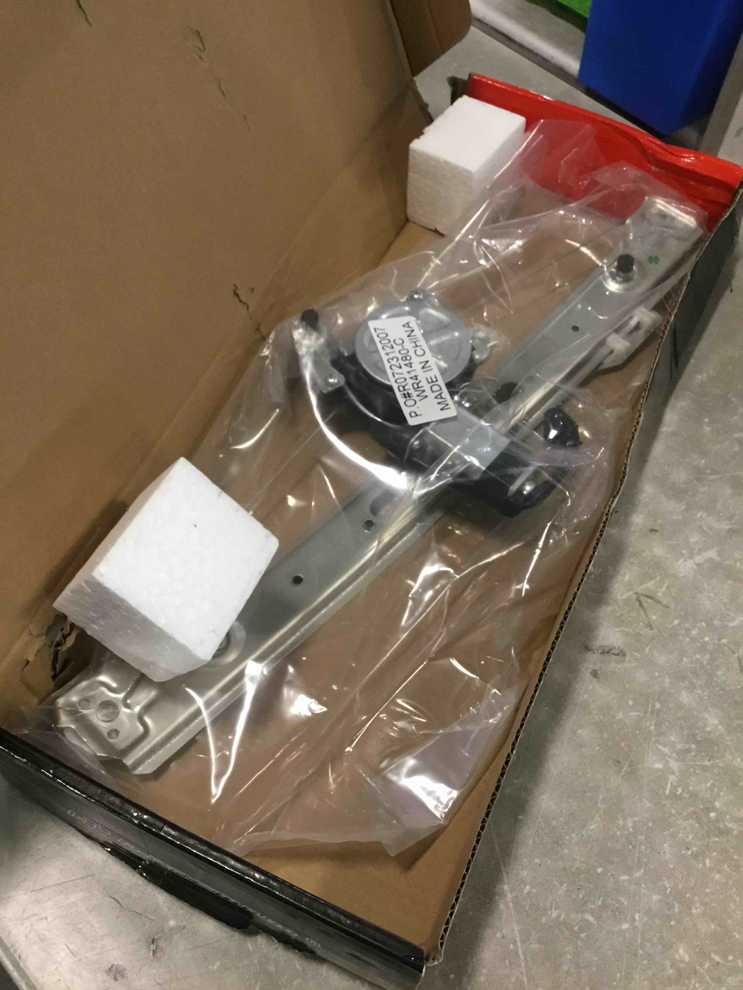 https://s3.amazonaws.com/lotting-images-prod/bidfta/BLU6539205_1718536736652.jpeg