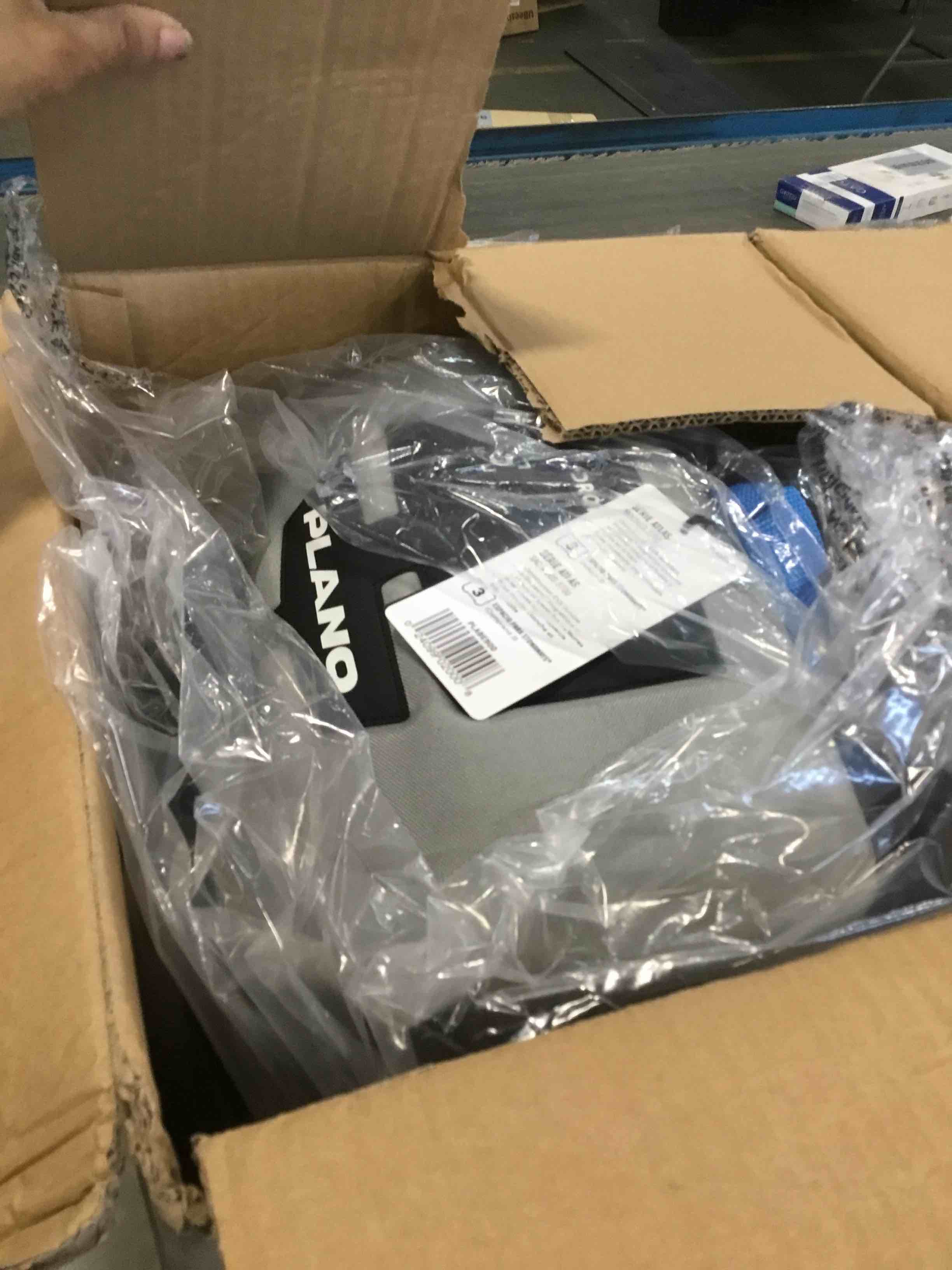 https://s3.amazonaws.com/lotting-images-prod/bidfta/BLU6539365_1718552674647.jpeg