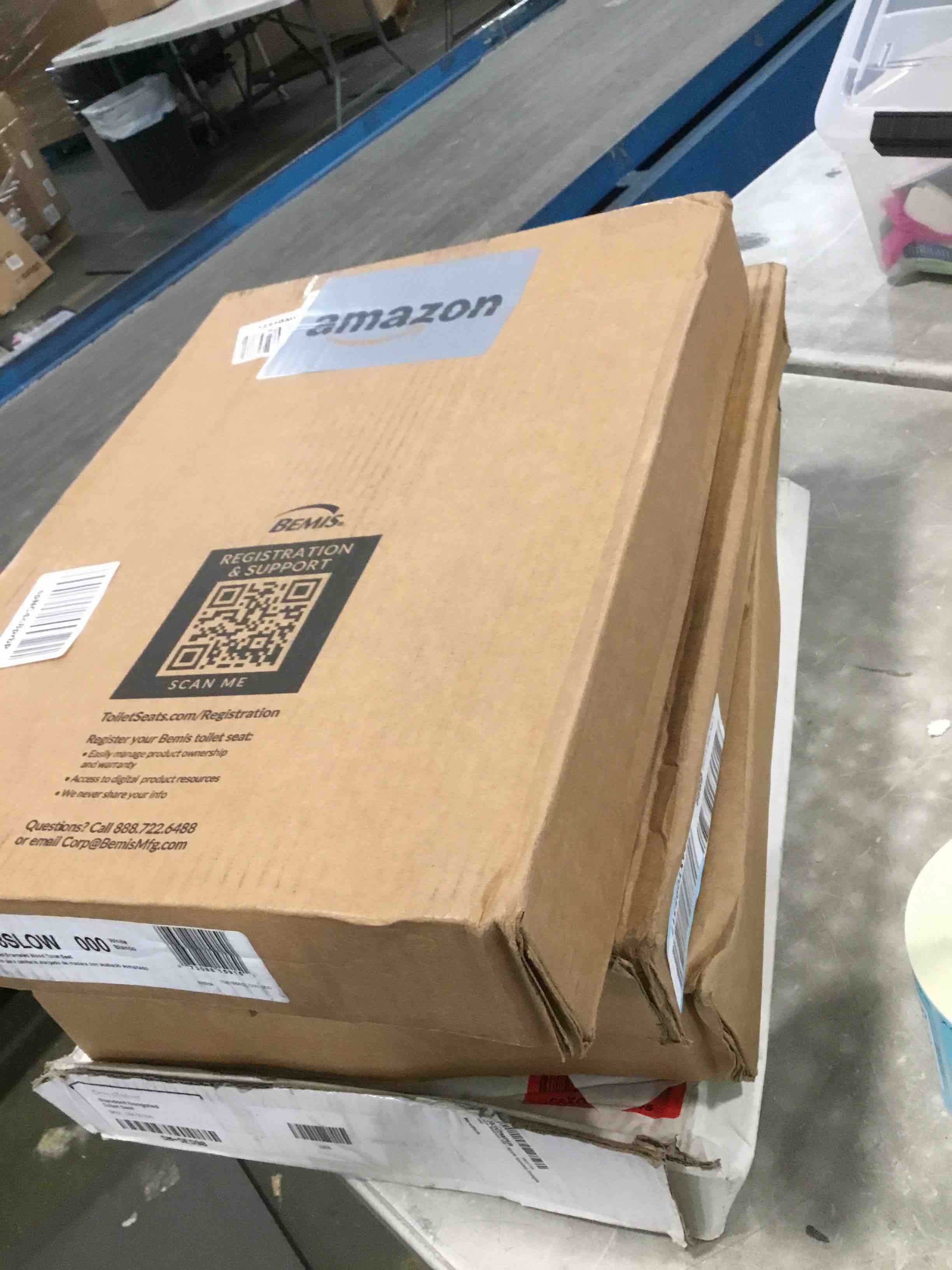 Assortment of Round Bowl Seats, fits all round toilets, different styles and different sizes, from different brands,