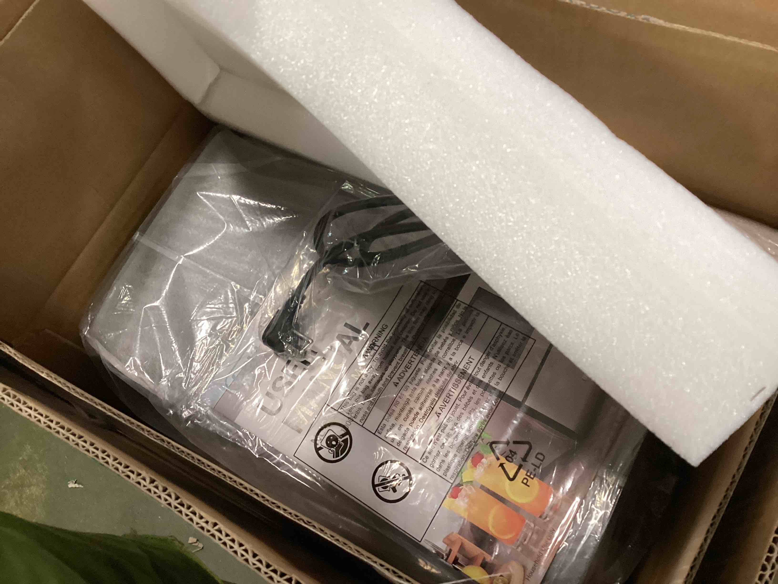 https://s3.amazonaws.com/lotting-images-prod/bidfta/BLU6539542_1718628996336.jpeg