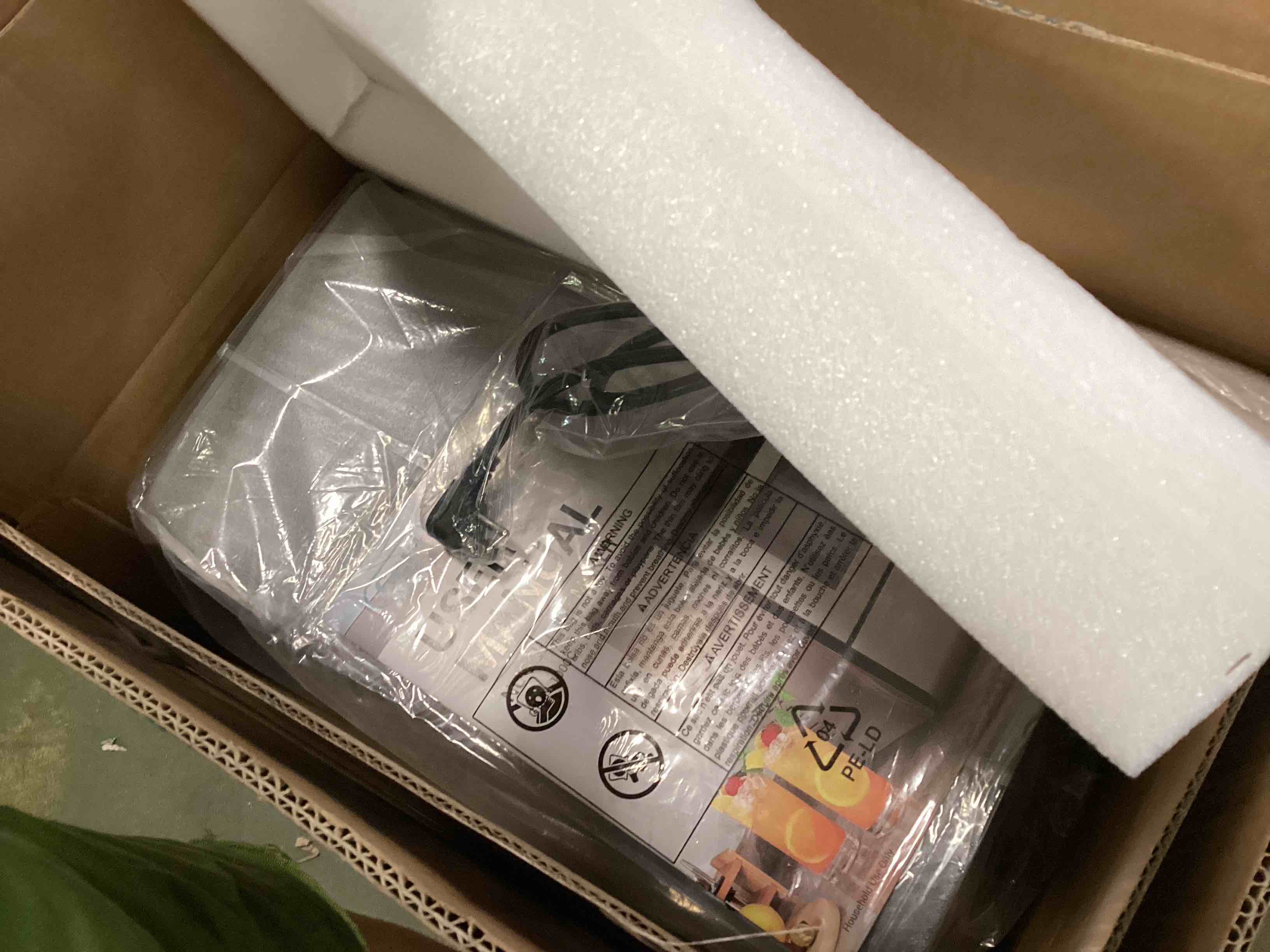https://s3.amazonaws.com/lotting-images-prod/bidfta/BLU6539542_1718628997354.jpeg