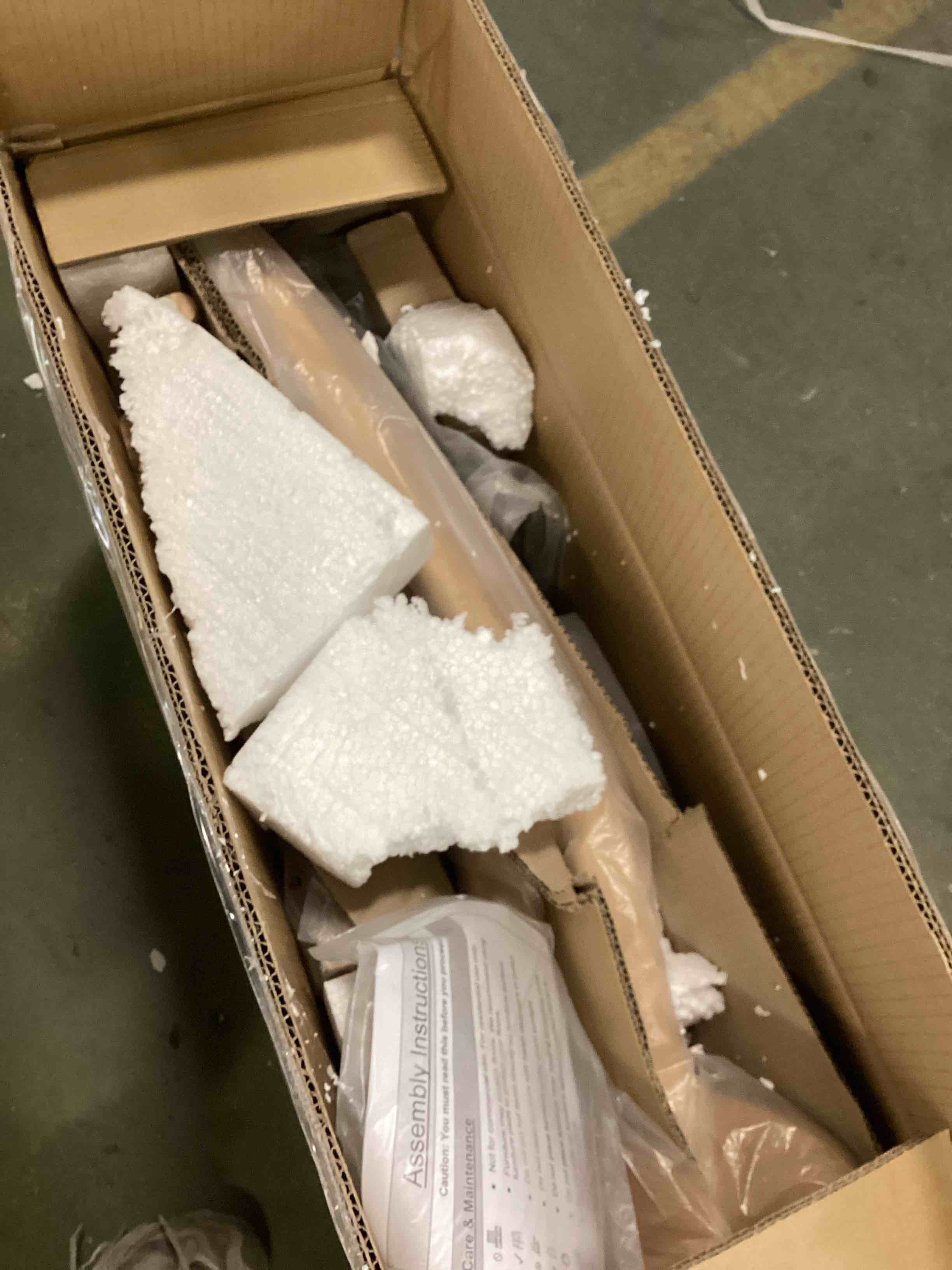 https://s3.amazonaws.com/lotting-images-prod/bidfta/BLU6539596_1718635795829.jpeg