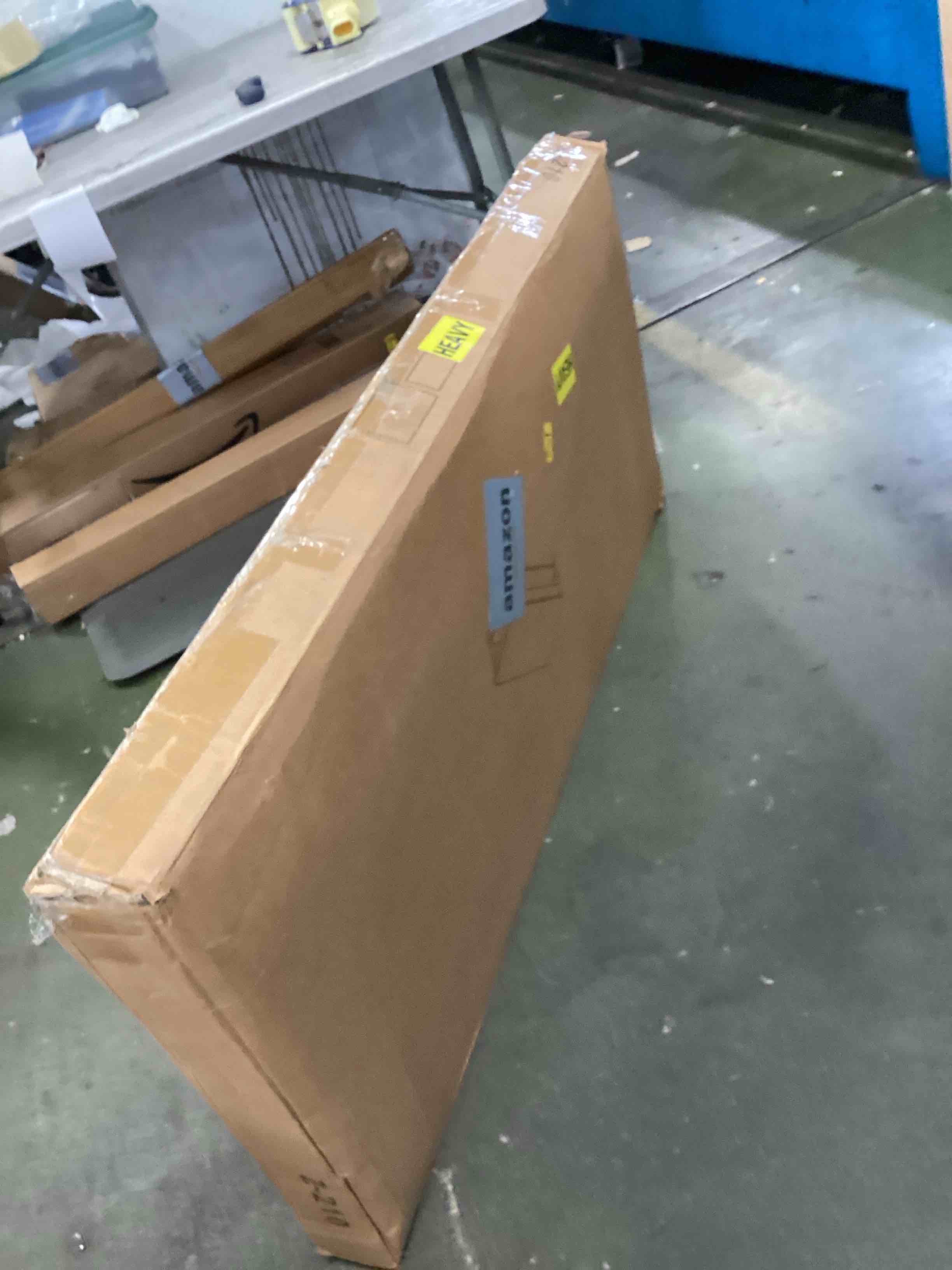 https://s3.amazonaws.com/lotting-images-prod/bidfta/BLU6539606_1718636797121.jpeg