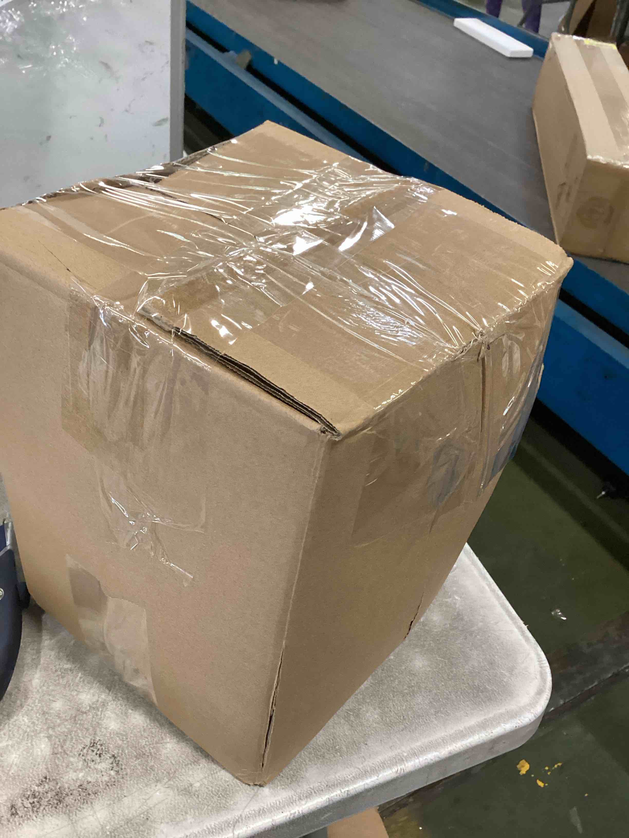 https://s3.amazonaws.com/lotting-images-prod/bidfta/BLU6539745_1718654233887.jpeg