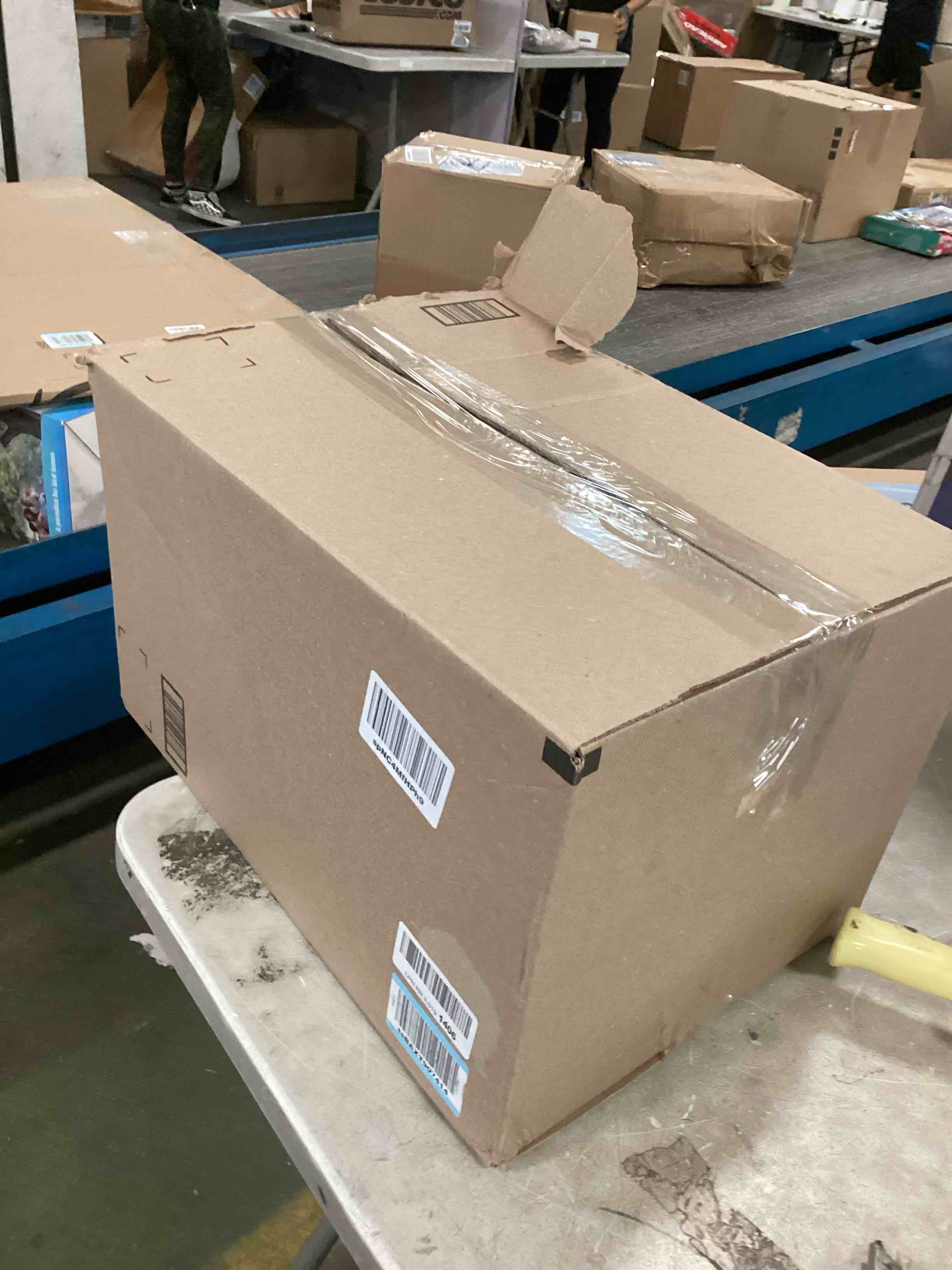 https://s3.amazonaws.com/lotting-images-prod/bidfta/BLU6539843_1718716804482.jpeg