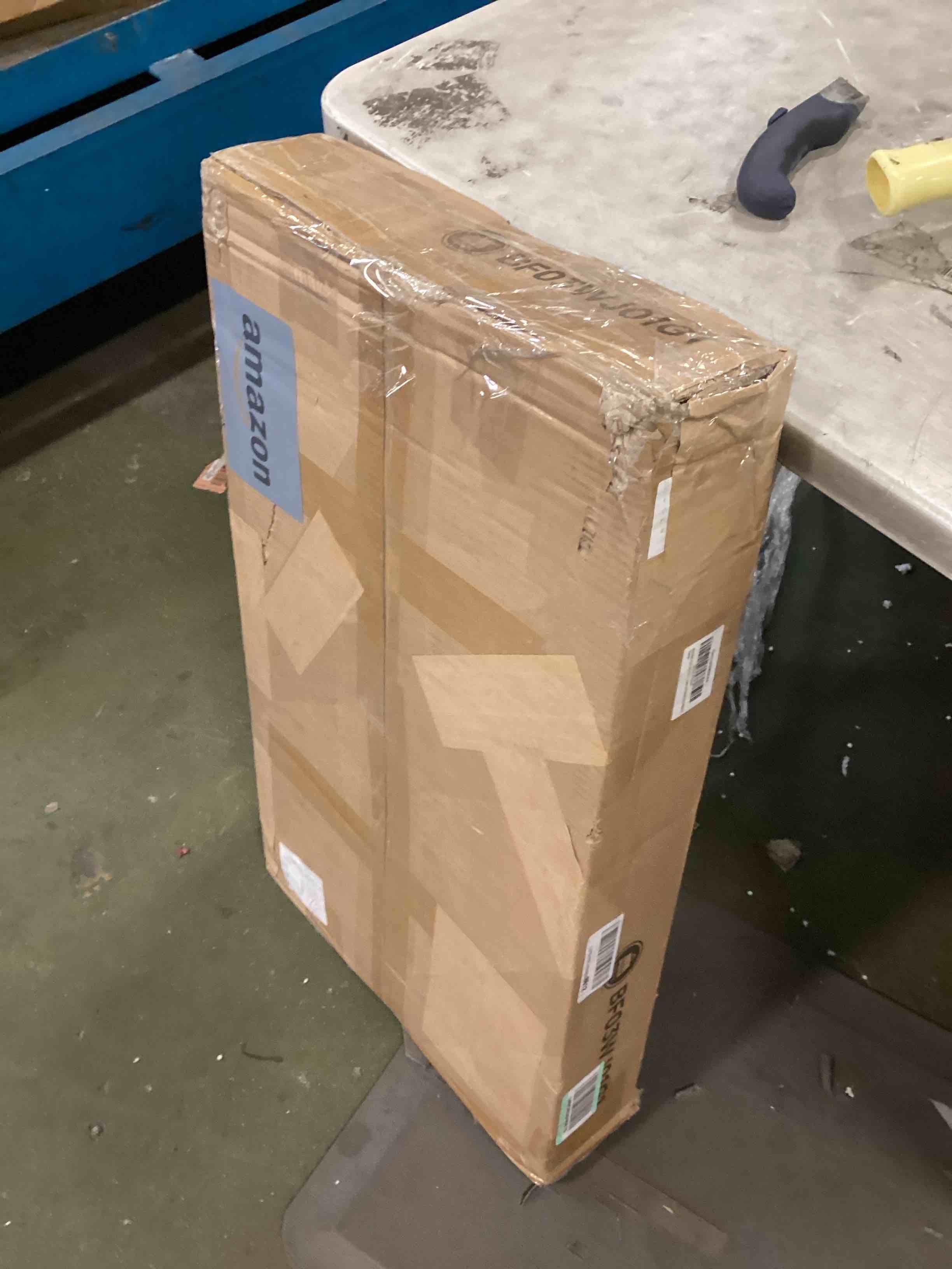 https://s3.amazonaws.com/lotting-images-prod/bidfta/BLU6539895_1718722794343.jpeg