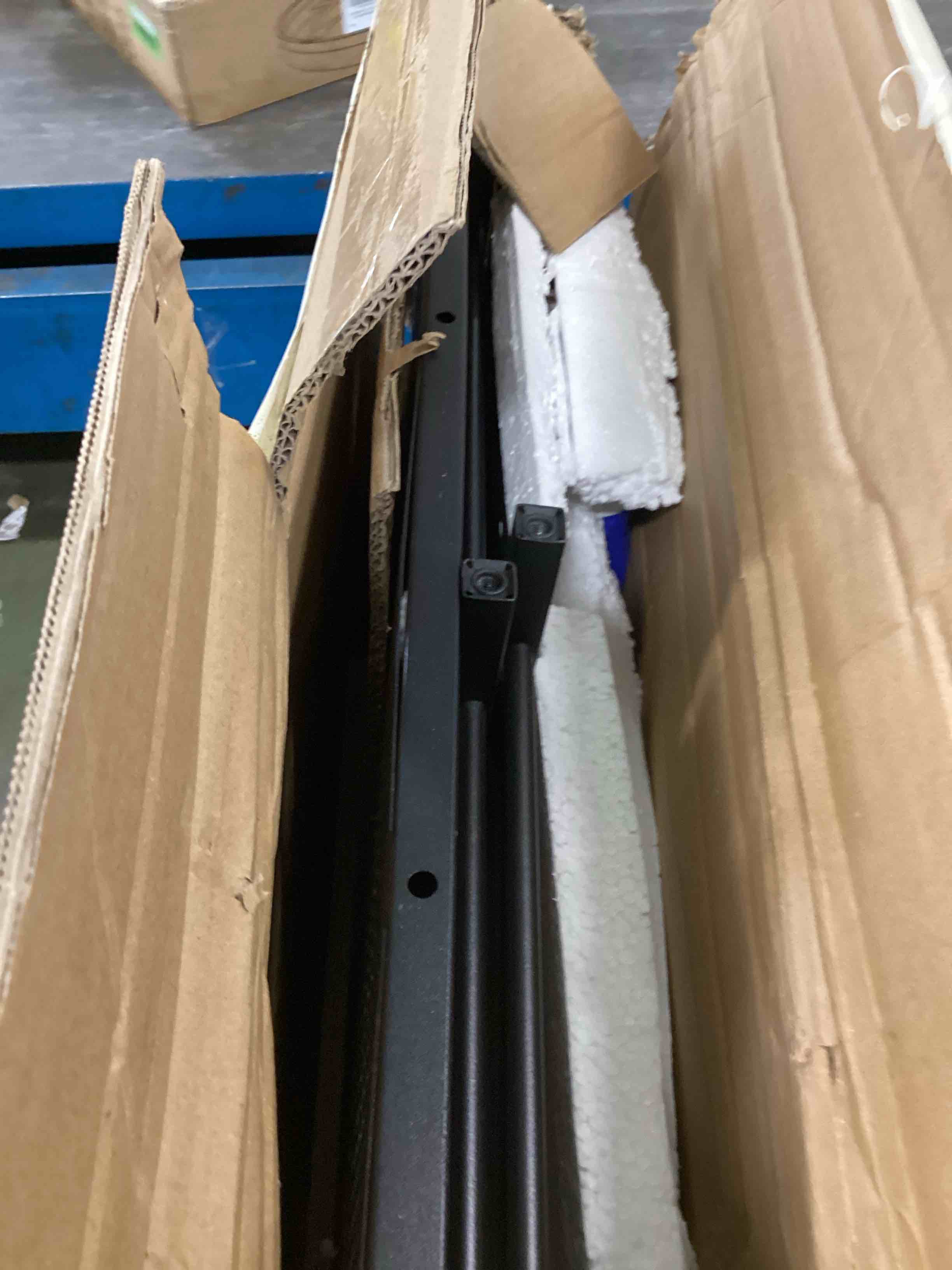 https://s3.amazonaws.com/lotting-images-prod/bidfta/BLU6539920_1718725162753.jpeg