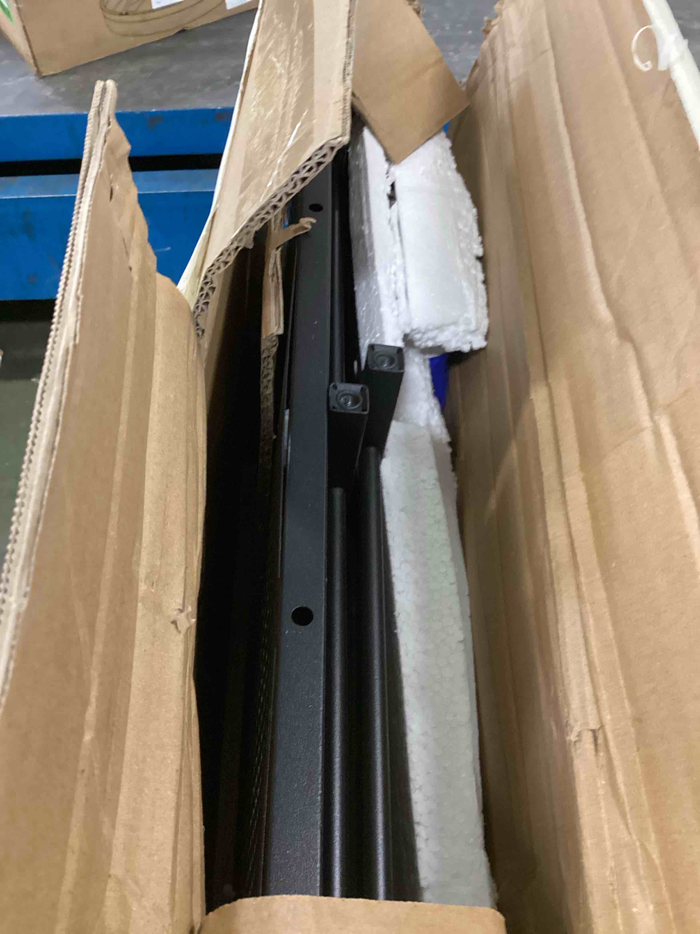 https://s3.amazonaws.com/lotting-images-prod/bidfta/BLU6539920_1718725163633.jpeg