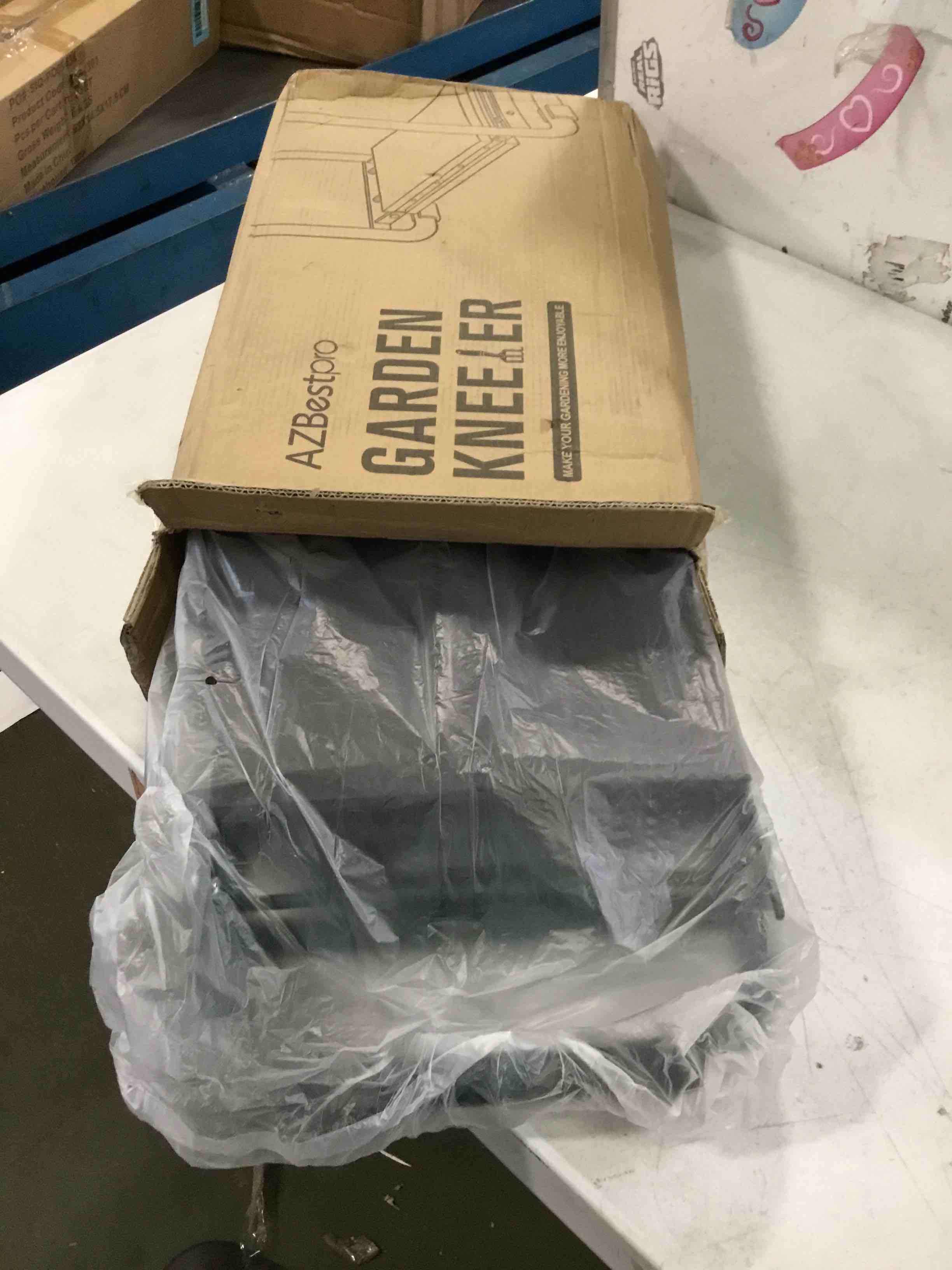 https://s3.amazonaws.com/lotting-images-prod/bidfta/BLU6540480_1718282511380.jpeg