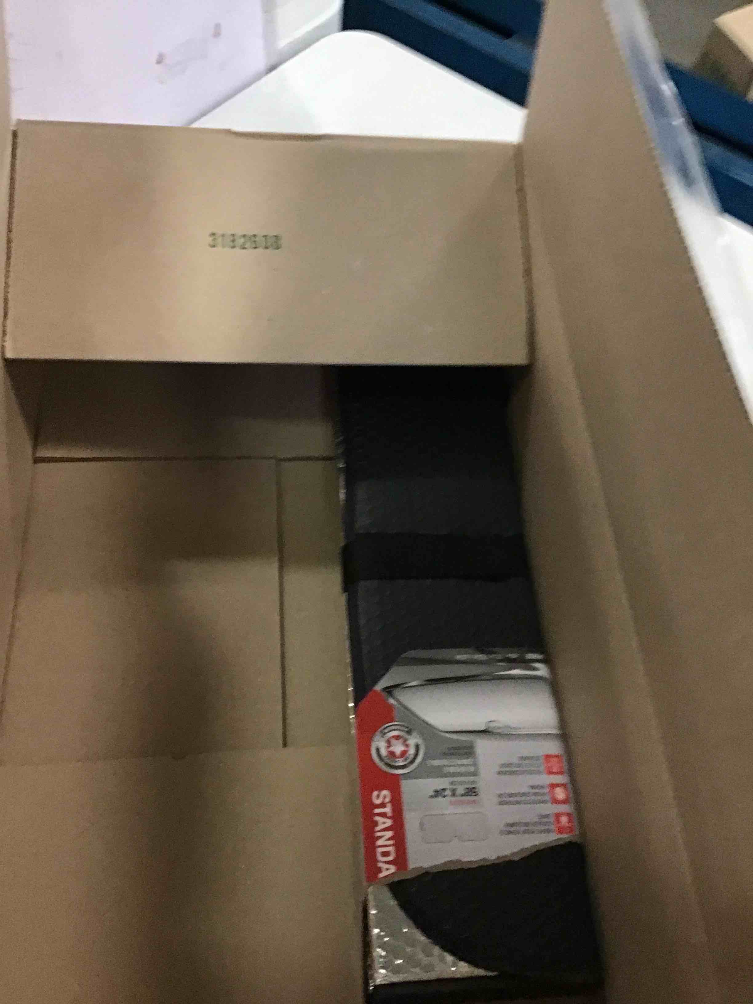https://s3.amazonaws.com/lotting-images-prod/bidfta/BLU6540757_1718375477058.jpeg