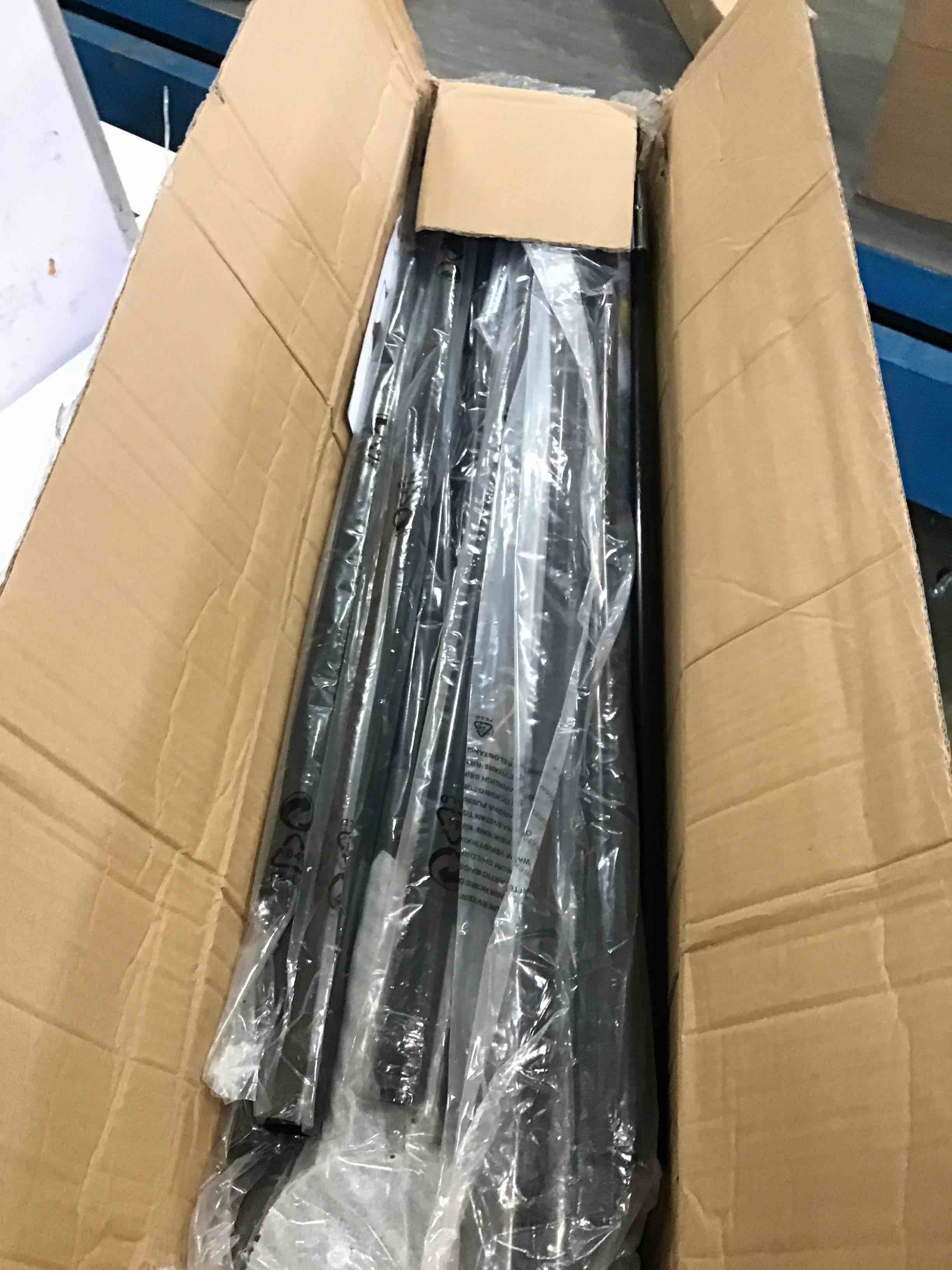 https://s3.amazonaws.com/lotting-images-prod/bidfta/BLU6540795_1718380161672.jpeg