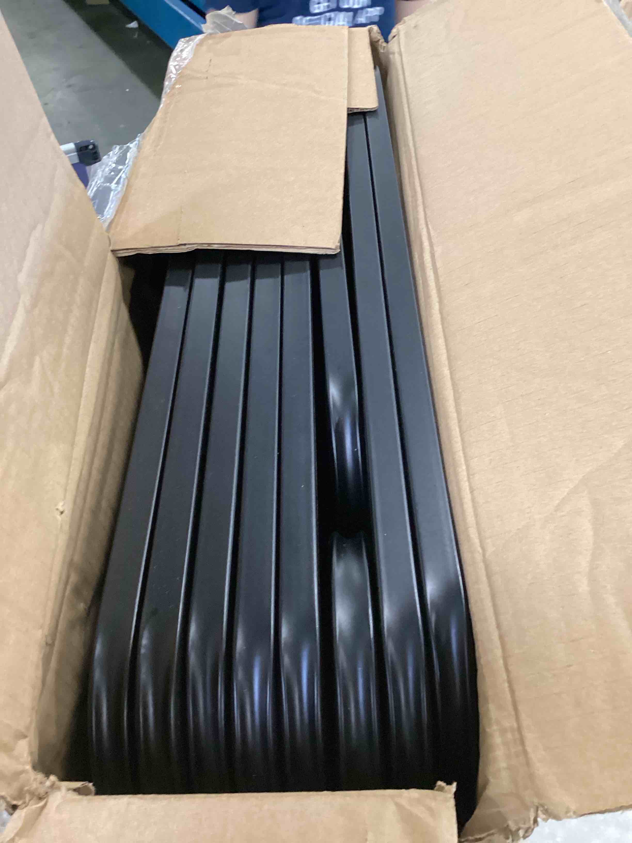 https://s3.amazonaws.com/lotting-images-prod/bidfta/BLU6540975_1718629352346.jpeg