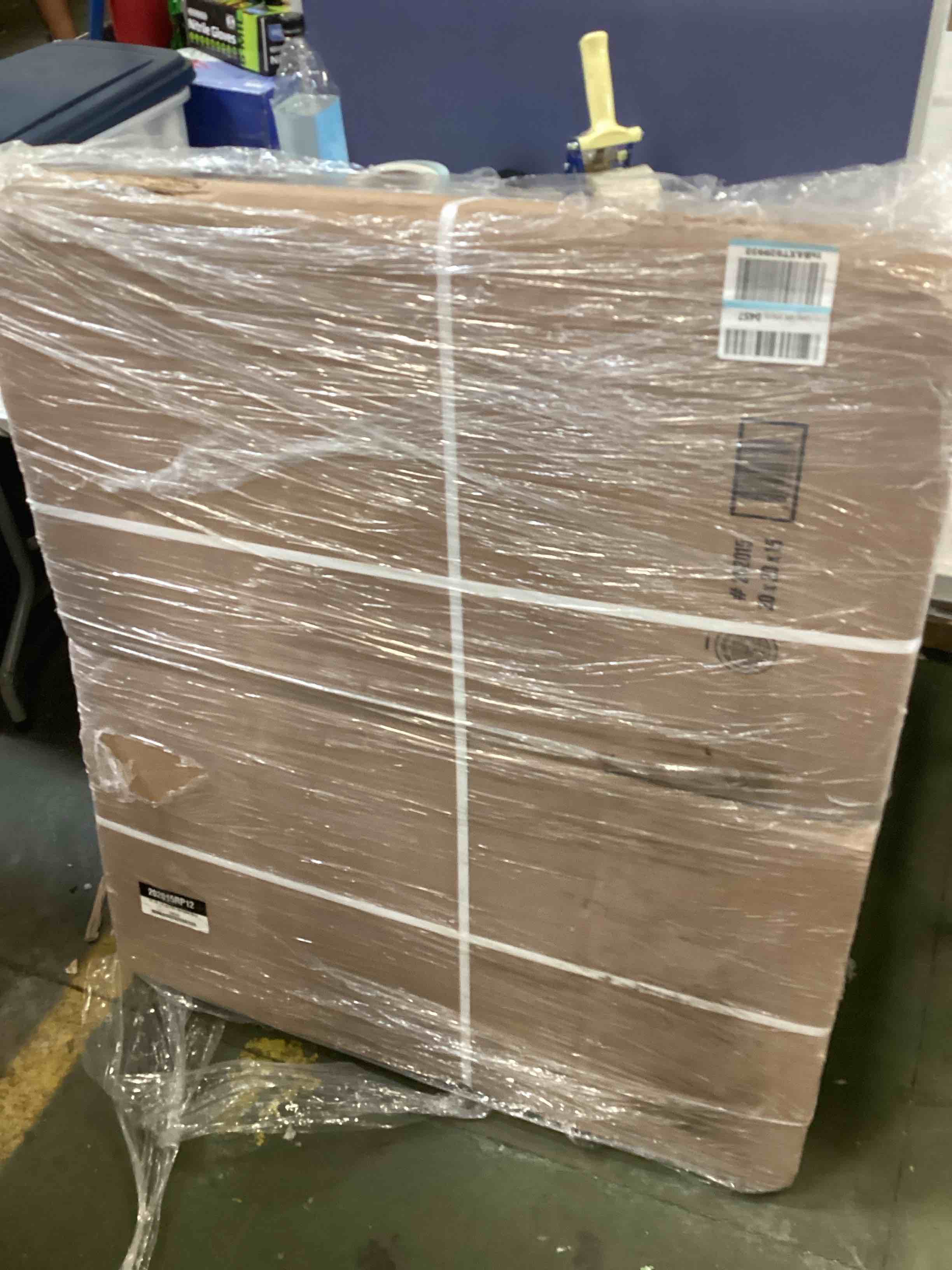 https://s3.amazonaws.com/lotting-images-prod/bidfta/BLU6541162_1718654705330.jpeg