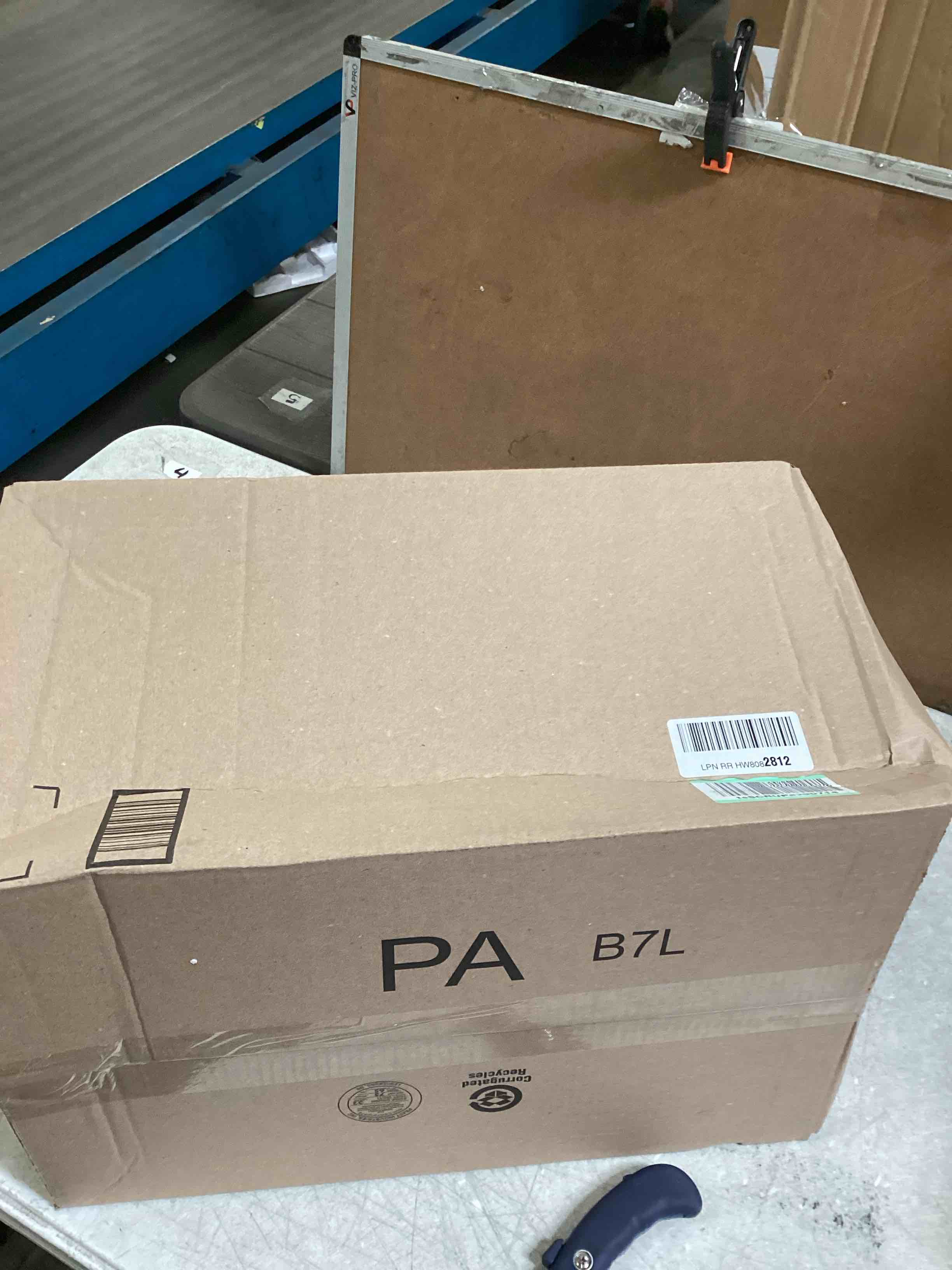 https://s3.amazonaws.com/lotting-images-prod/bidfta/BLU6541759_1718899474072.jpeg