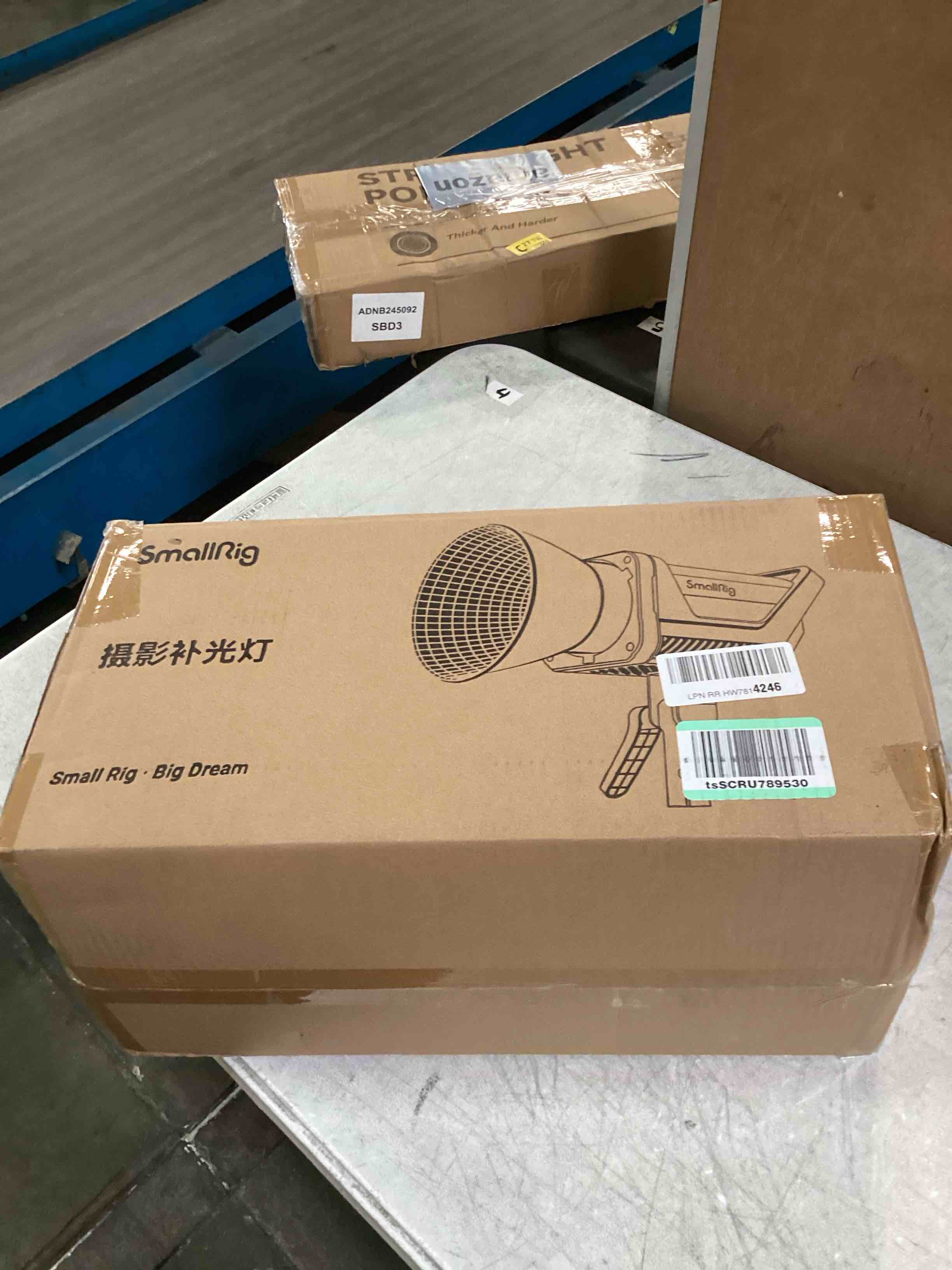 https://s3.amazonaws.com/lotting-images-prod/bidfta/BLU6541782_1718904278504.jpeg