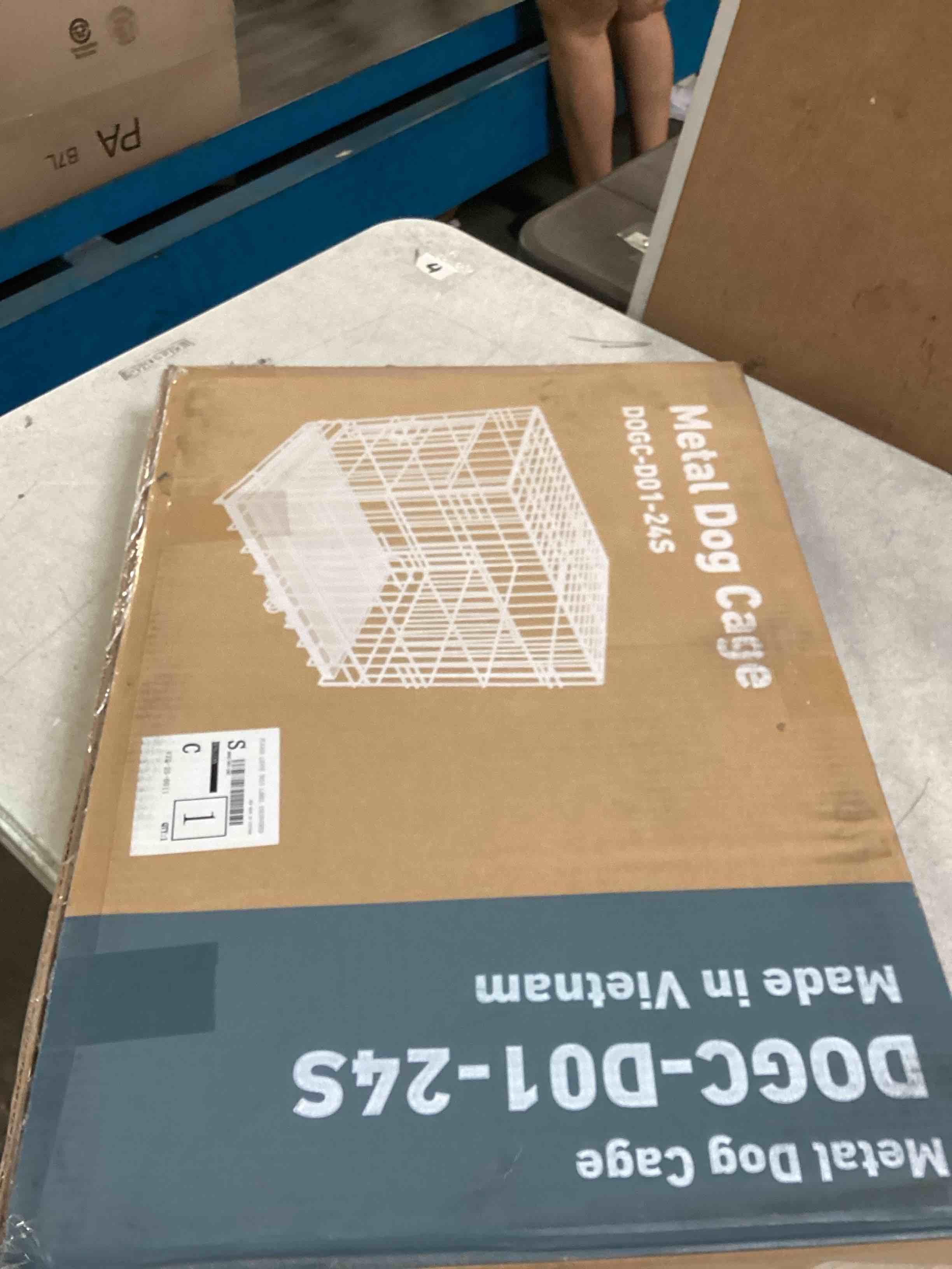 https://s3.amazonaws.com/lotting-images-prod/bidfta/BLU6541831_1718909172823.jpeg