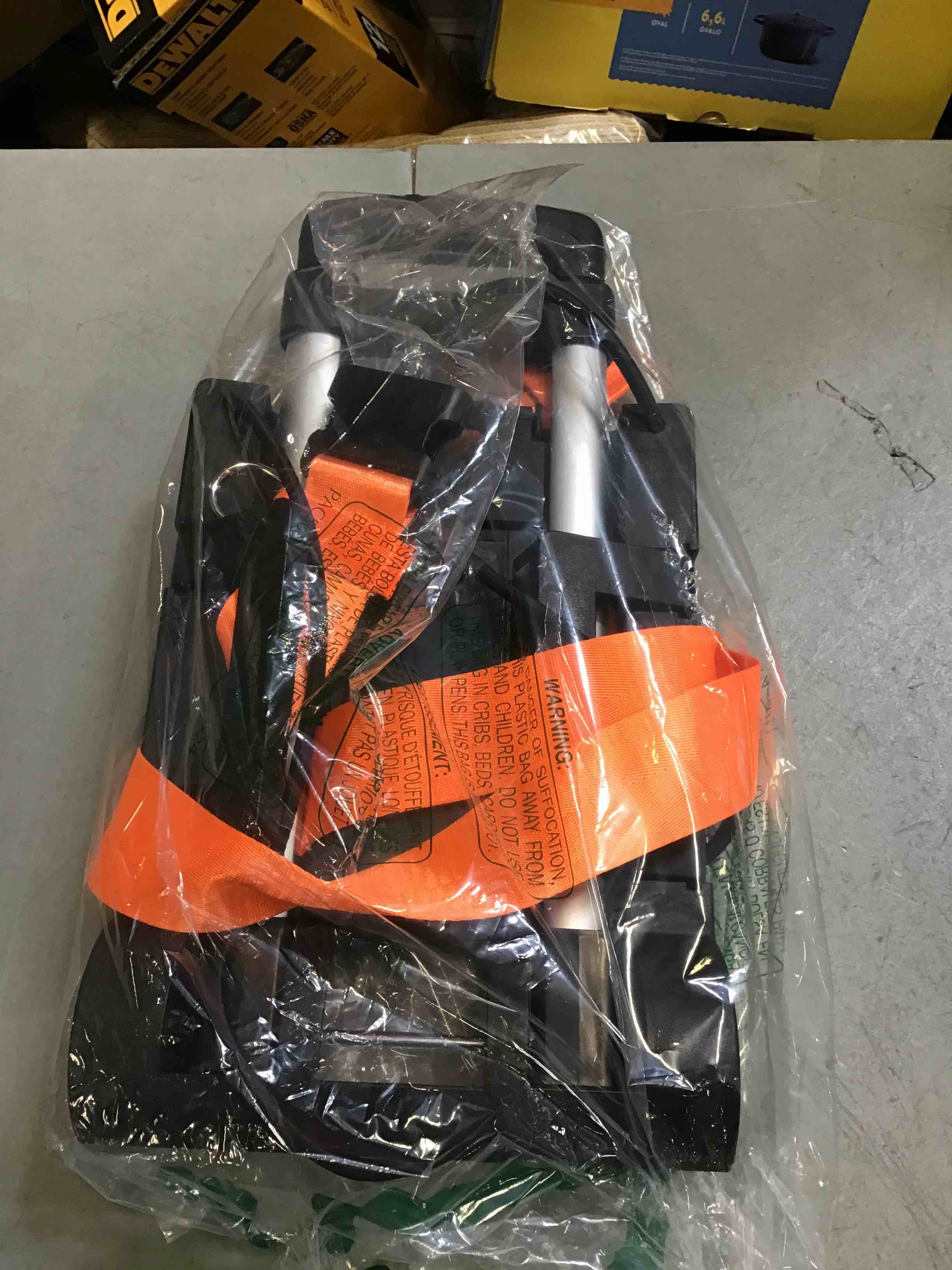 https://s3.amazonaws.com/lotting-images-prod/bidfta/BLU6543450_1718301194073.jpeg