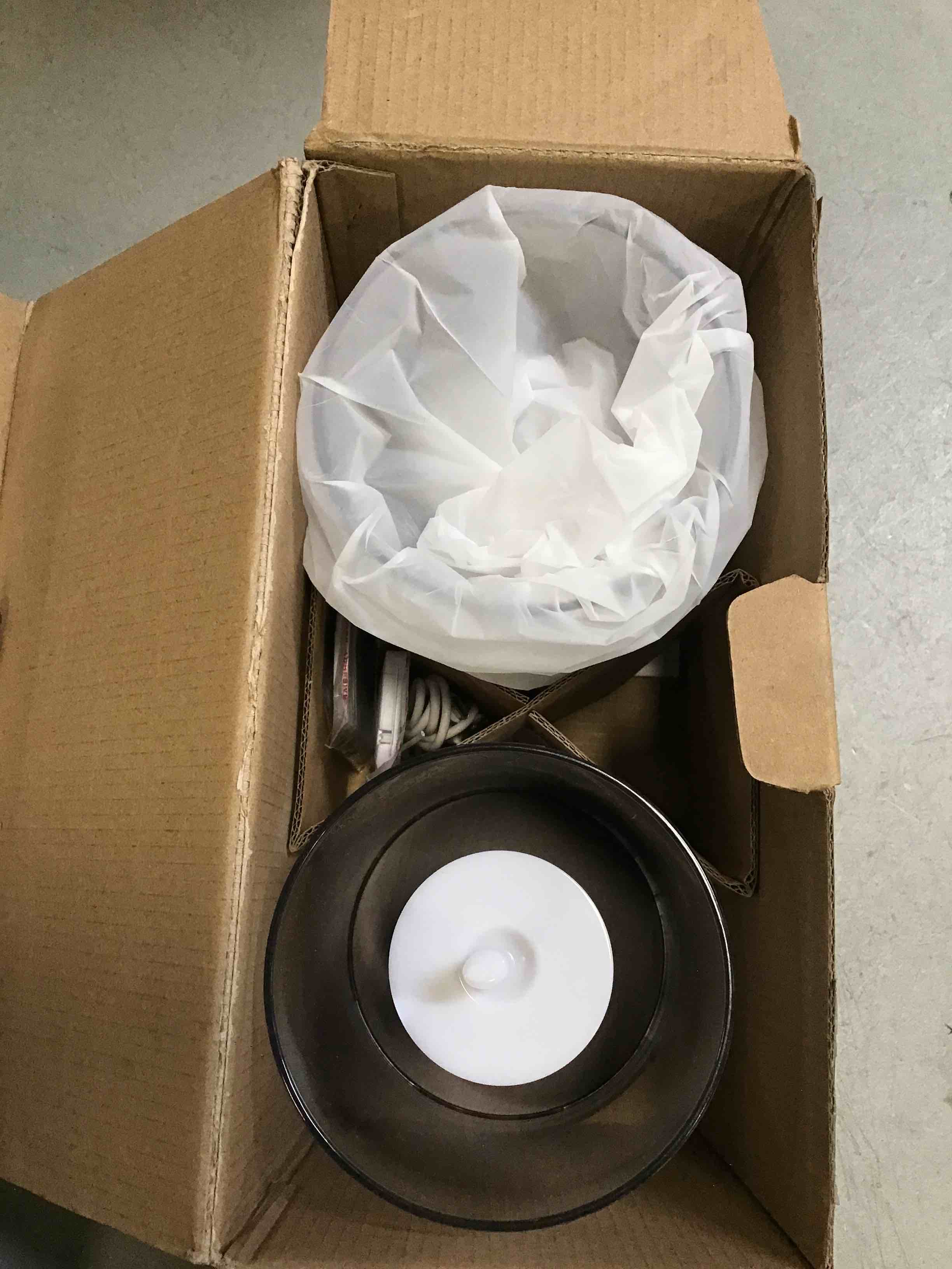 https://s3.amazonaws.com/lotting-images-prod/bidfta/BLU6543483_1718306045911.jpeg