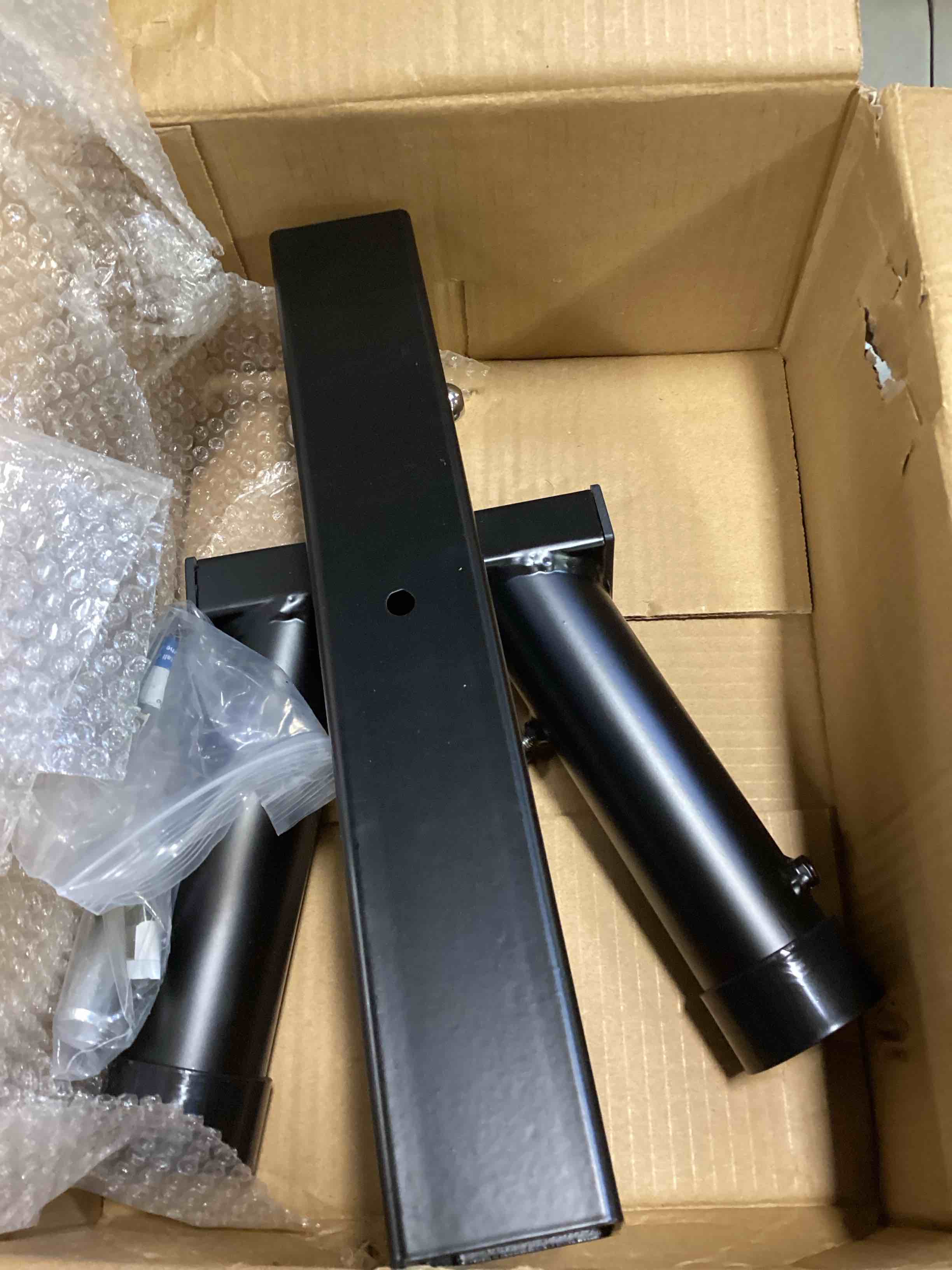 https://s3.amazonaws.com/lotting-images-prod/bidfta/BLU6543526_1718367480659.jpeg