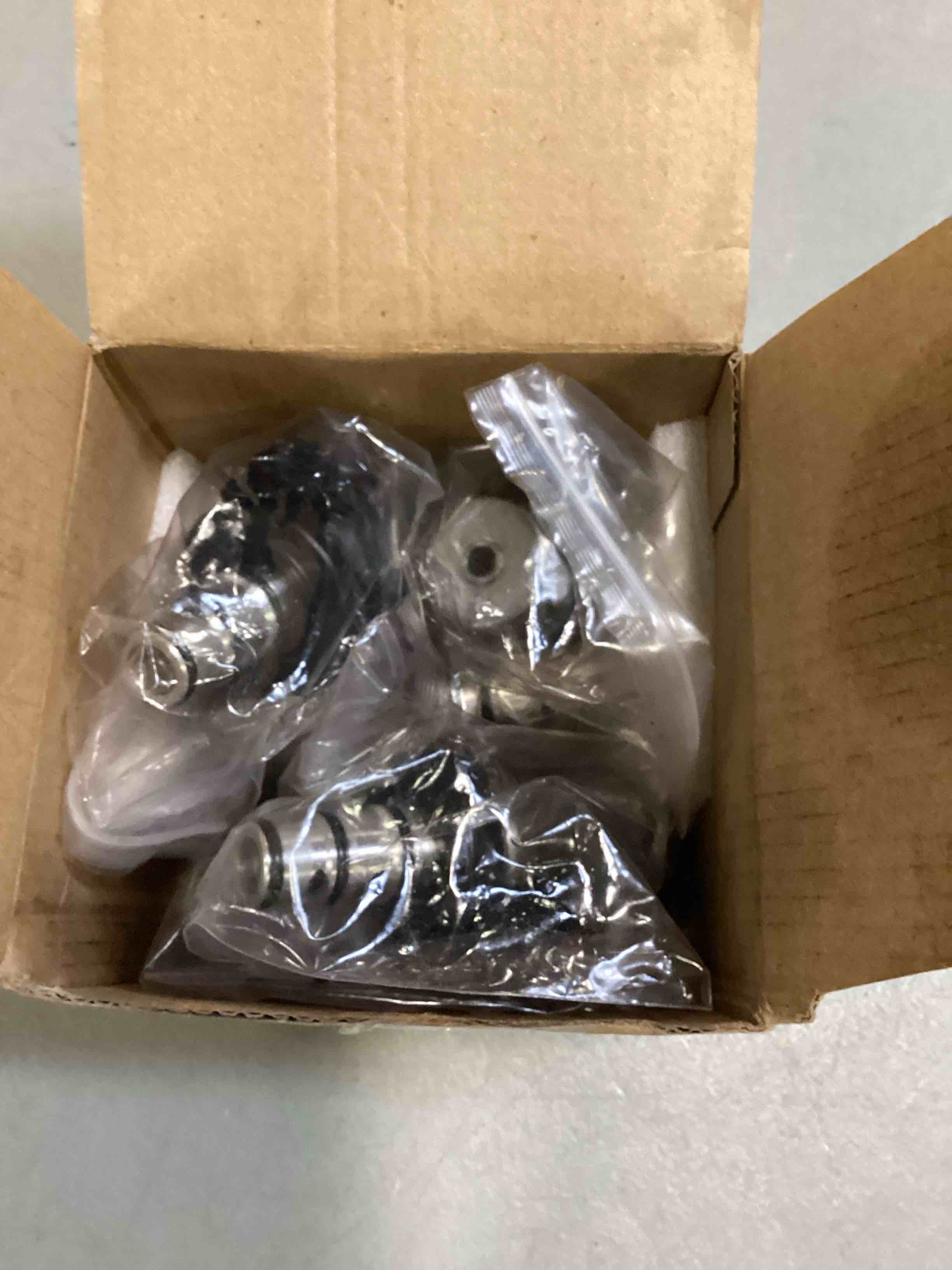 https://s3.amazonaws.com/lotting-images-prod/bidfta/BLU6543598_1718378640599.jpeg