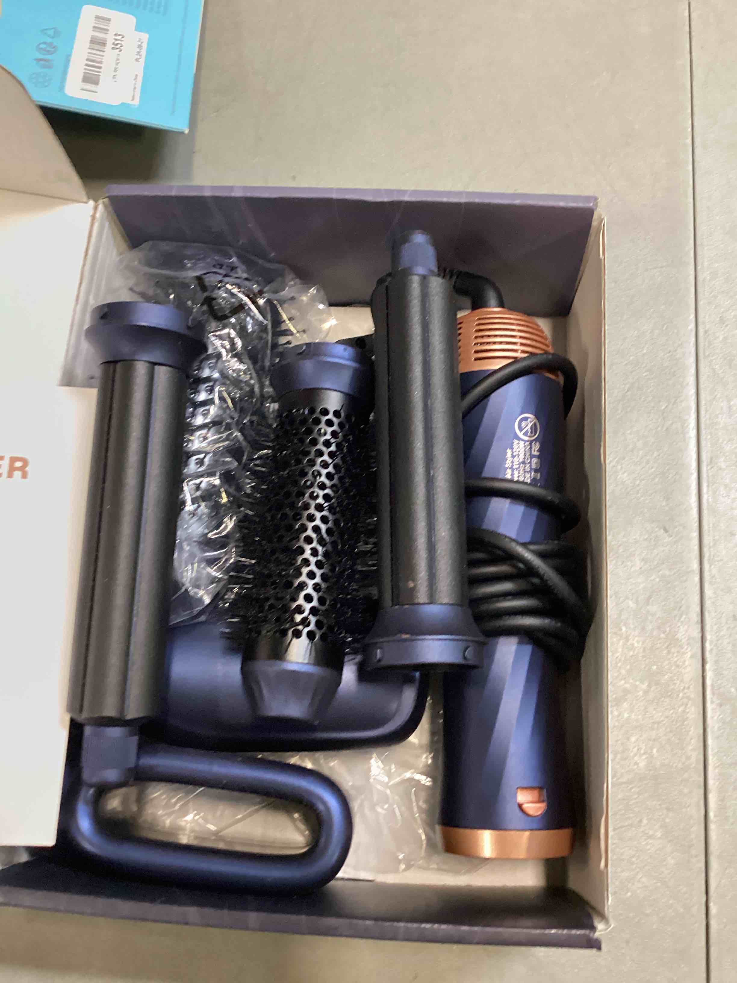 https://s3.amazonaws.com/lotting-images-prod/bidfta/BLU6543703_1718395579903.jpeg