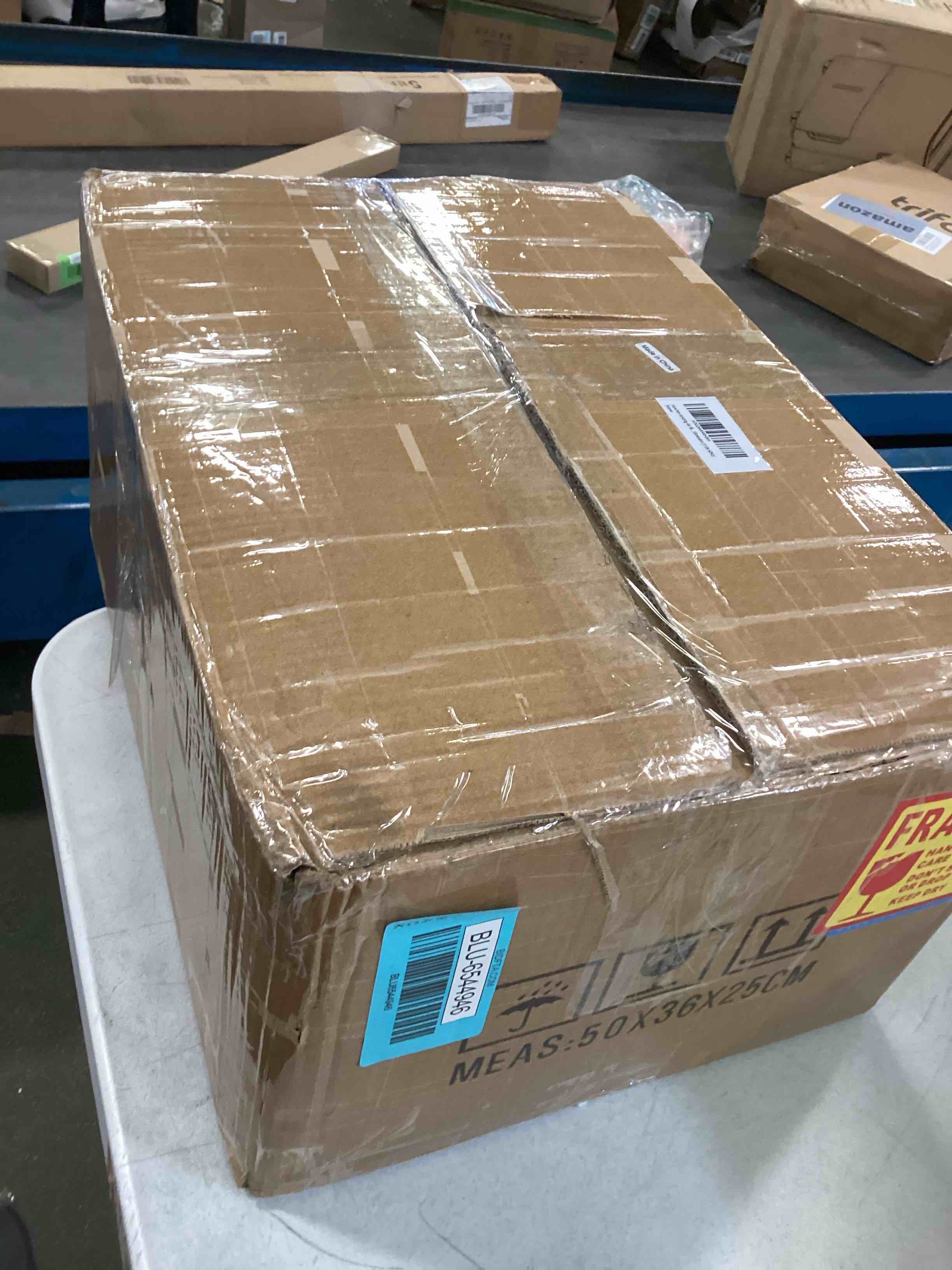 https://s3.amazonaws.com/lotting-images-prod/bidfta/BLU6544946_1718463230021.jpeg