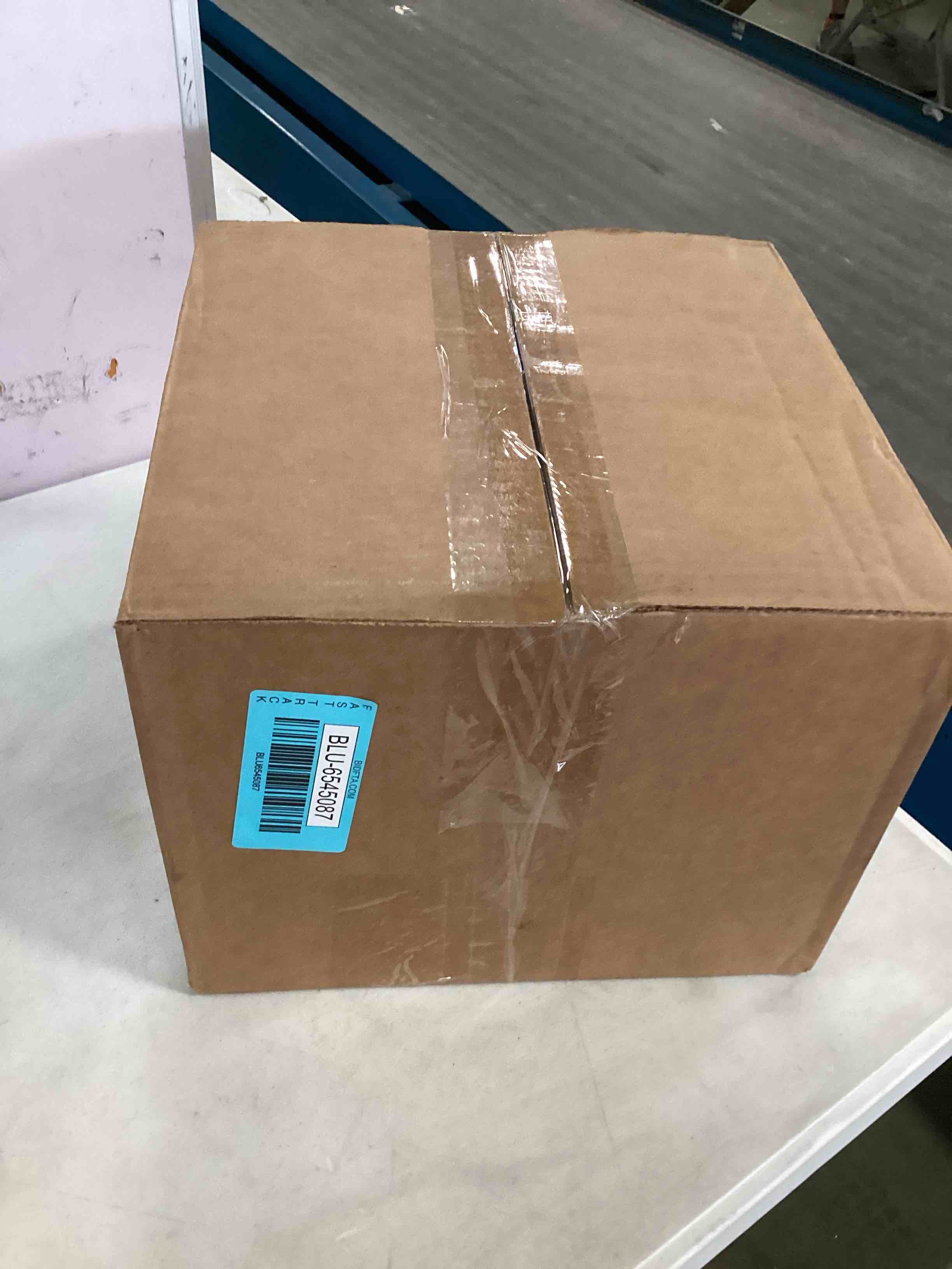 https://s3.amazonaws.com/lotting-images-prod/bidfta/BLU6545087_1718626529084.jpeg
