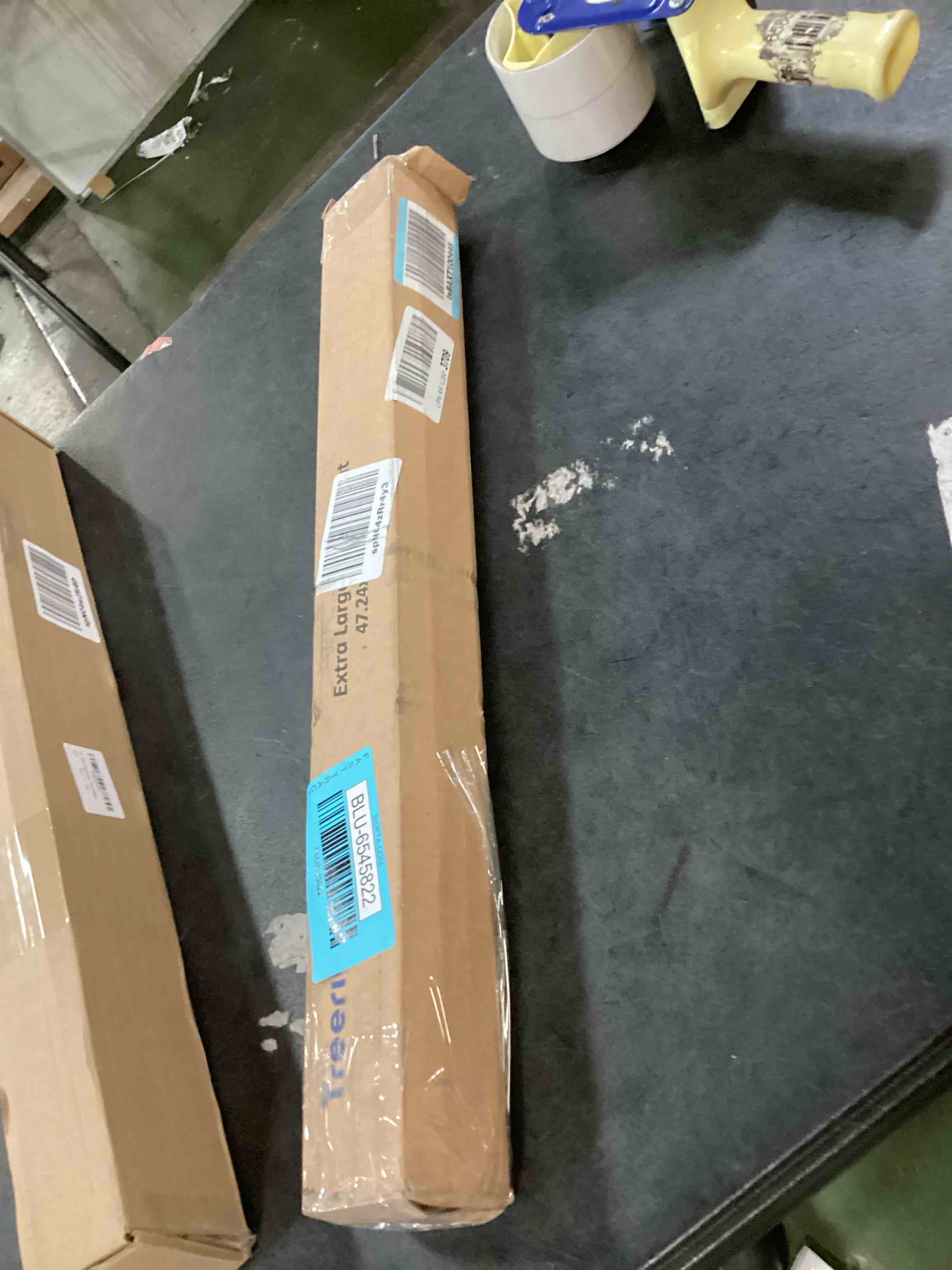 https://s3.amazonaws.com/lotting-images-prod/bidfta/BLU6545822_1718884937741.jpeg