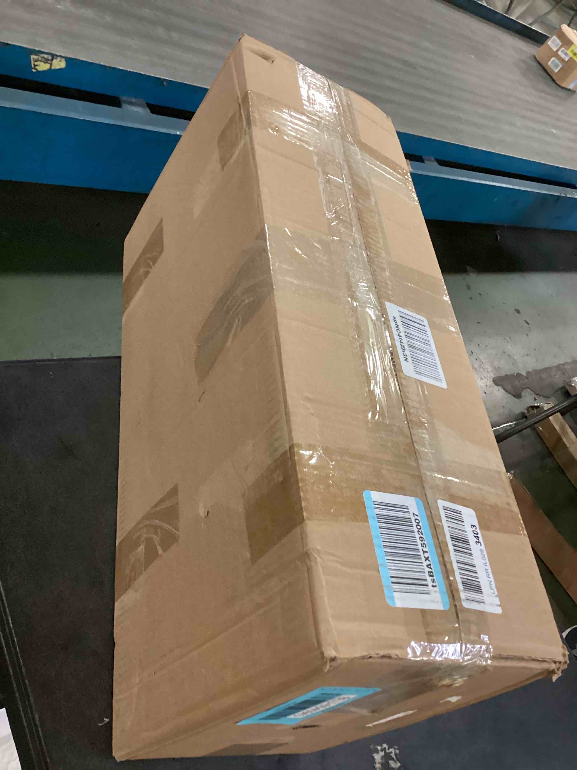https://s3.amazonaws.com/lotting-images-prod/bidfta/BLU6545943_1718898191677.jpeg