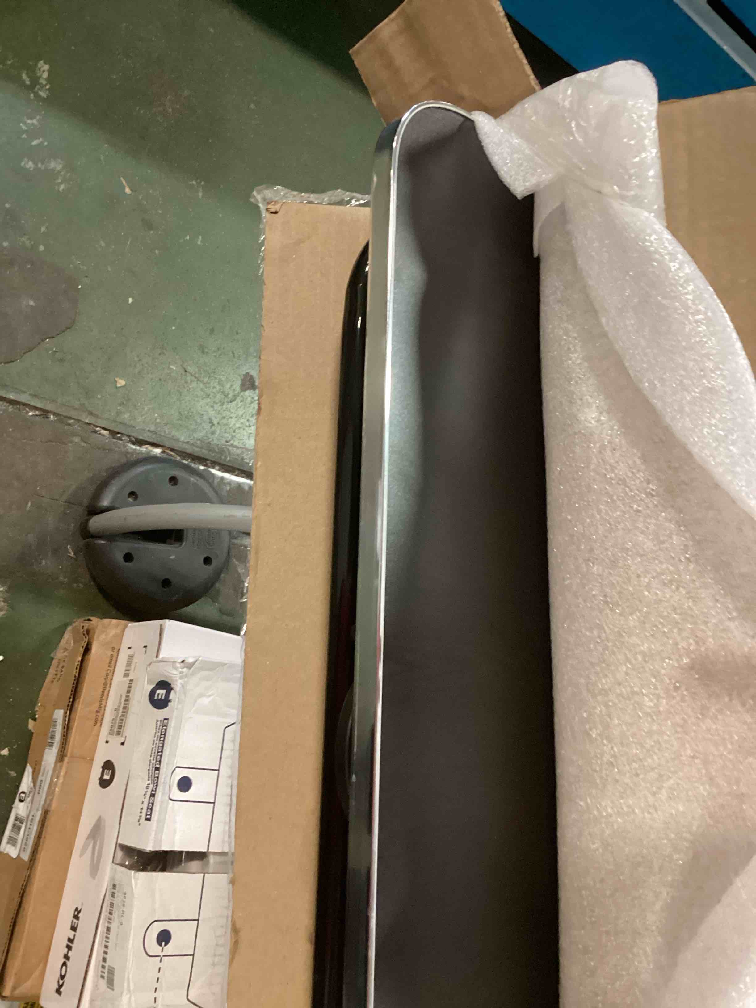 https://s3.amazonaws.com/lotting-images-prod/bidfta/BLU6545956_1718899205421.jpeg