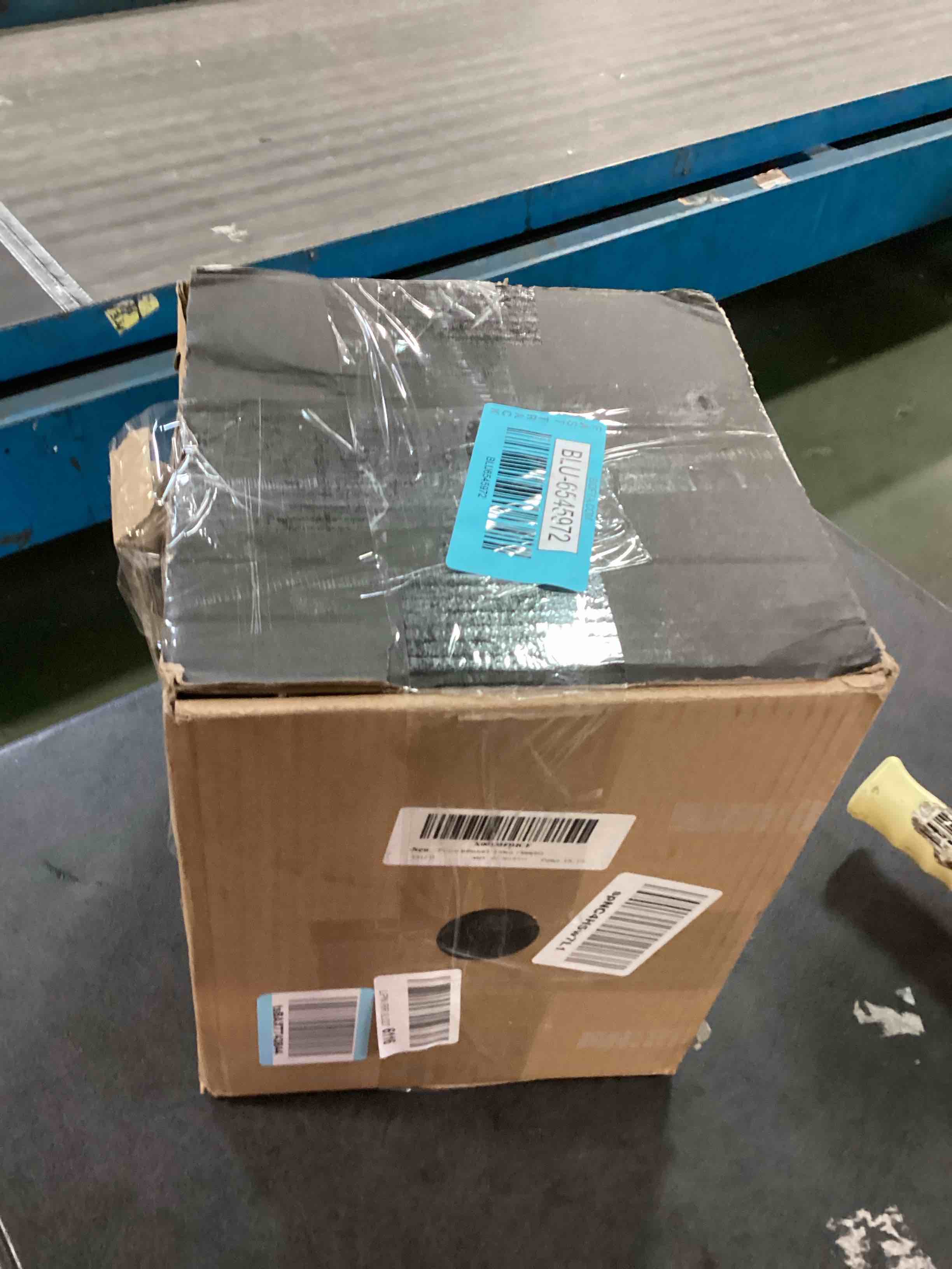 https://s3.amazonaws.com/lotting-images-prod/bidfta/BLU6545972_1718901083178.jpeg