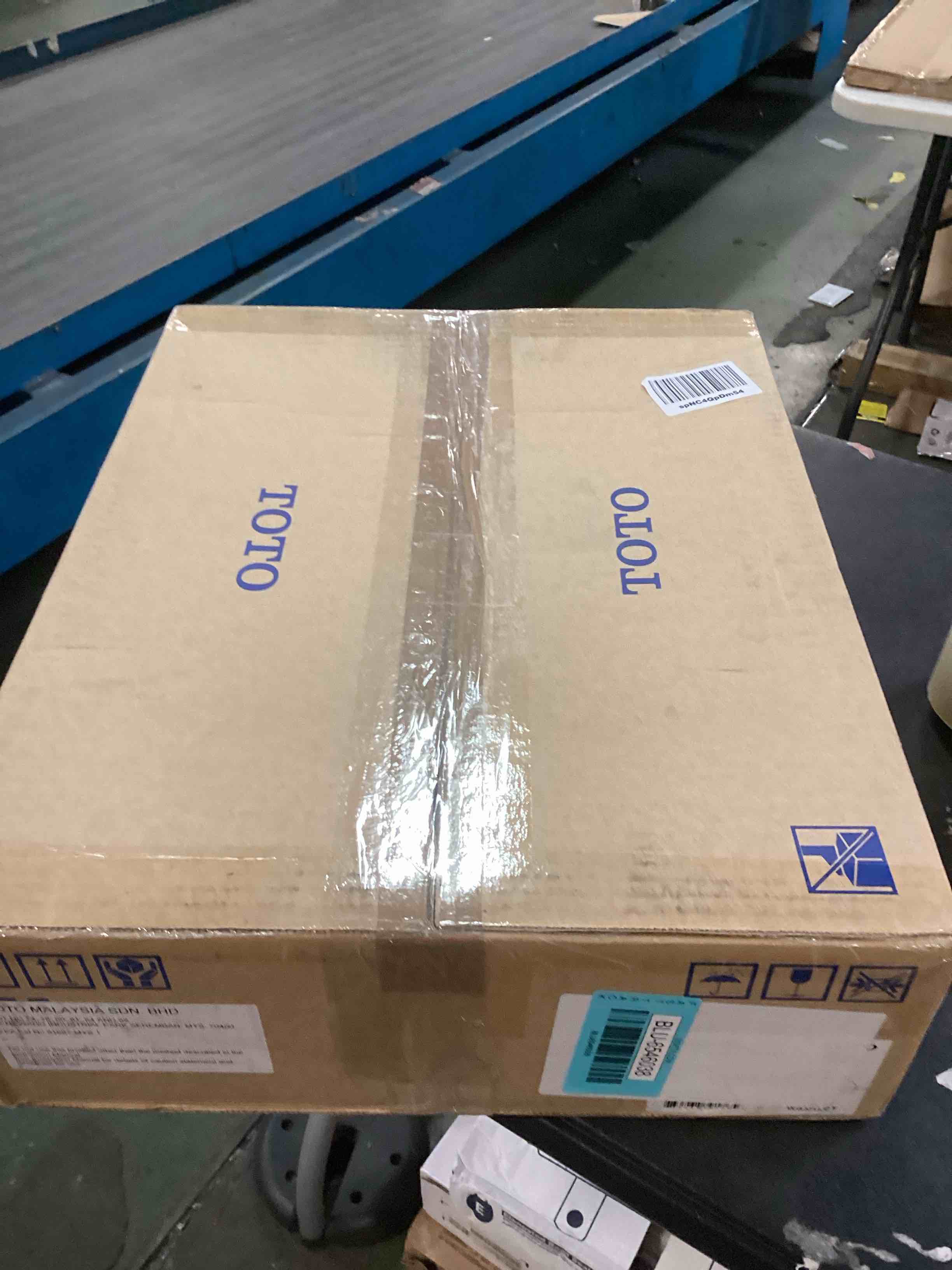 https://s3.amazonaws.com/lotting-images-prod/bidfta/BLU6546038_1718911865481.jpeg