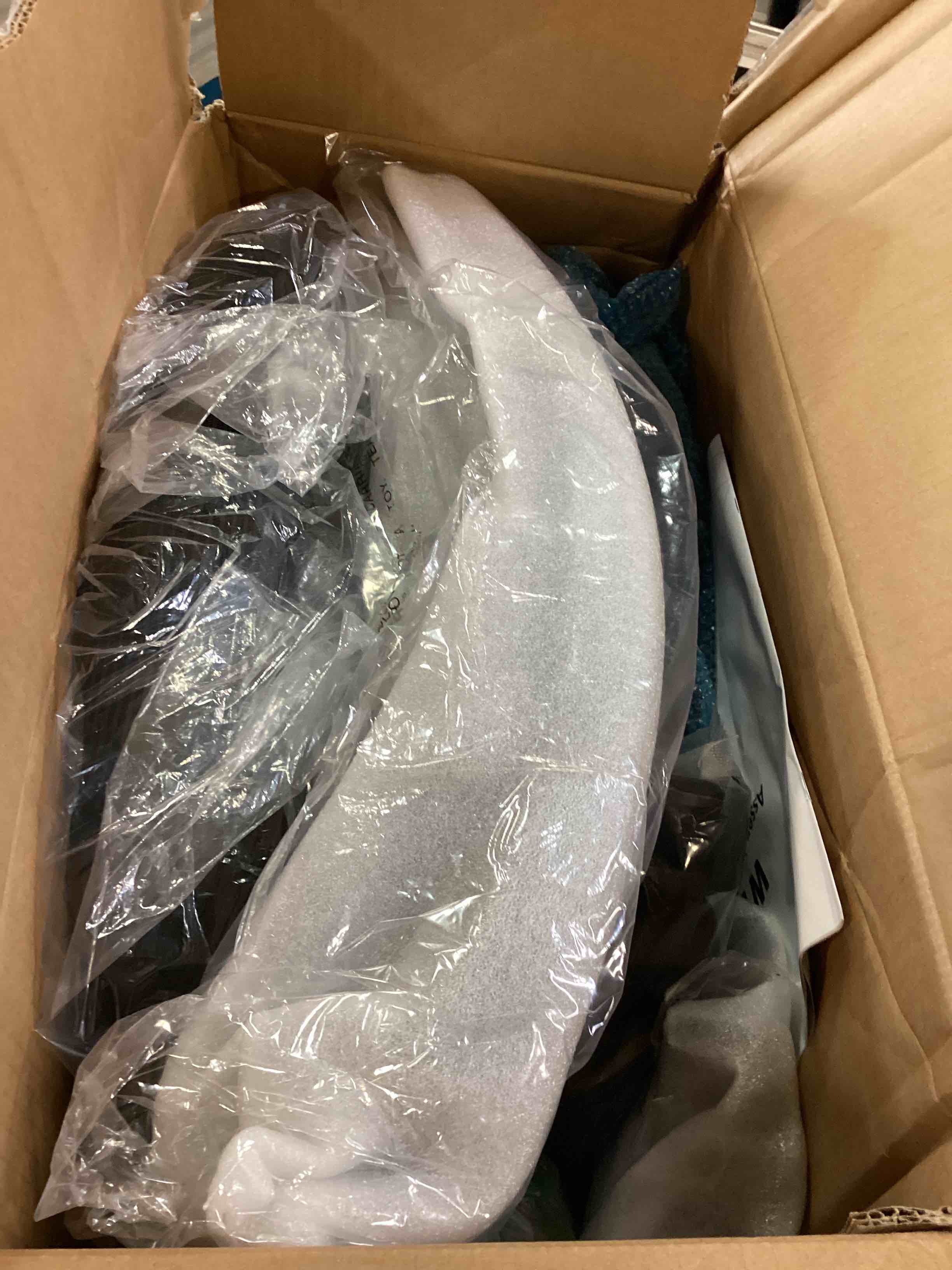 https://s3.amazonaws.com/lotting-images-prod/bidfta/BLU6546369_1719073296198.jpeg