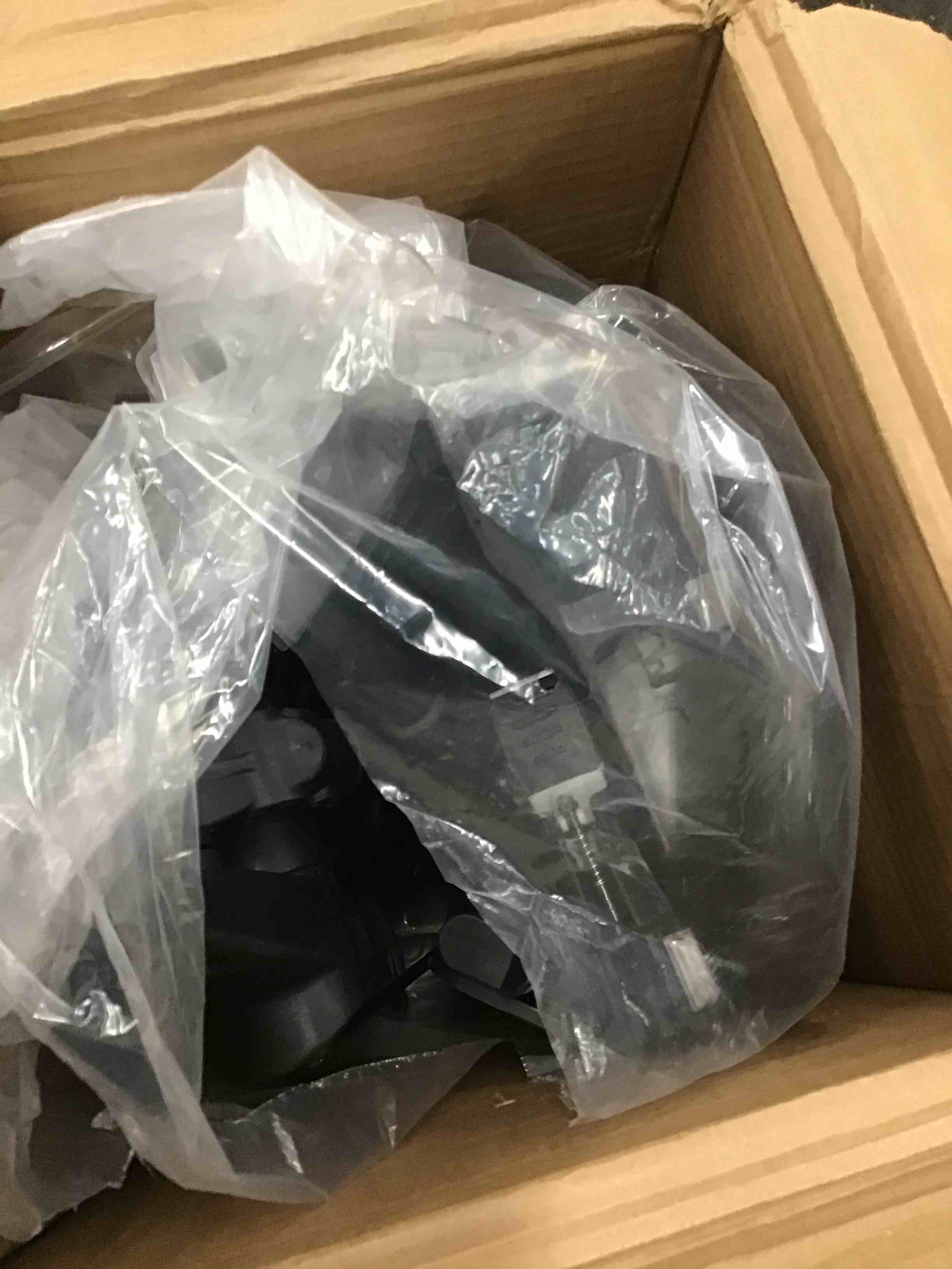 https://s3.amazonaws.com/lotting-images-prod/bidfta/BLU6548677_1720450405962.jpeg