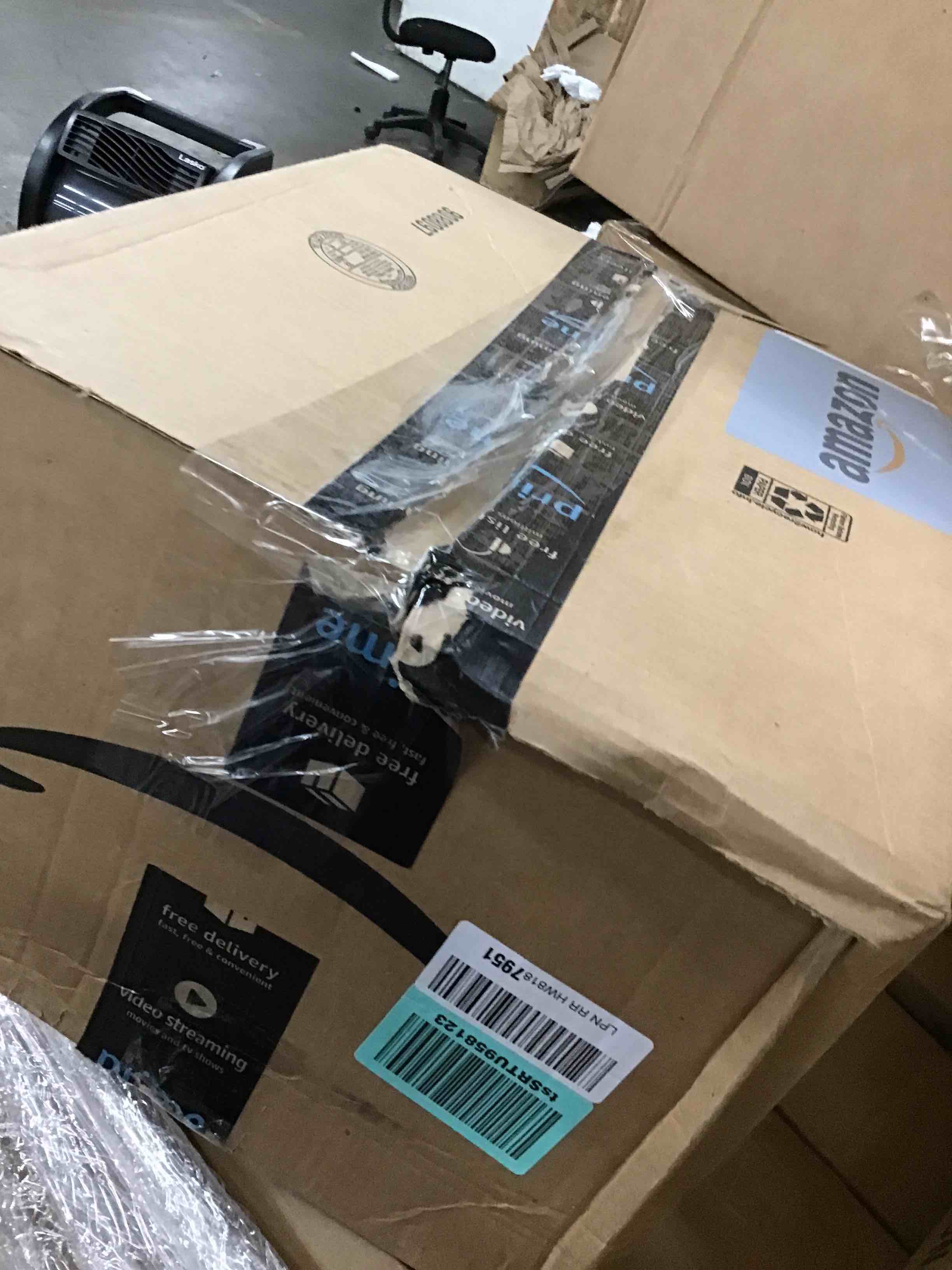 https://s3.amazonaws.com/lotting-images-prod/bidfta/BLU6549695_1722440931781.jpeg