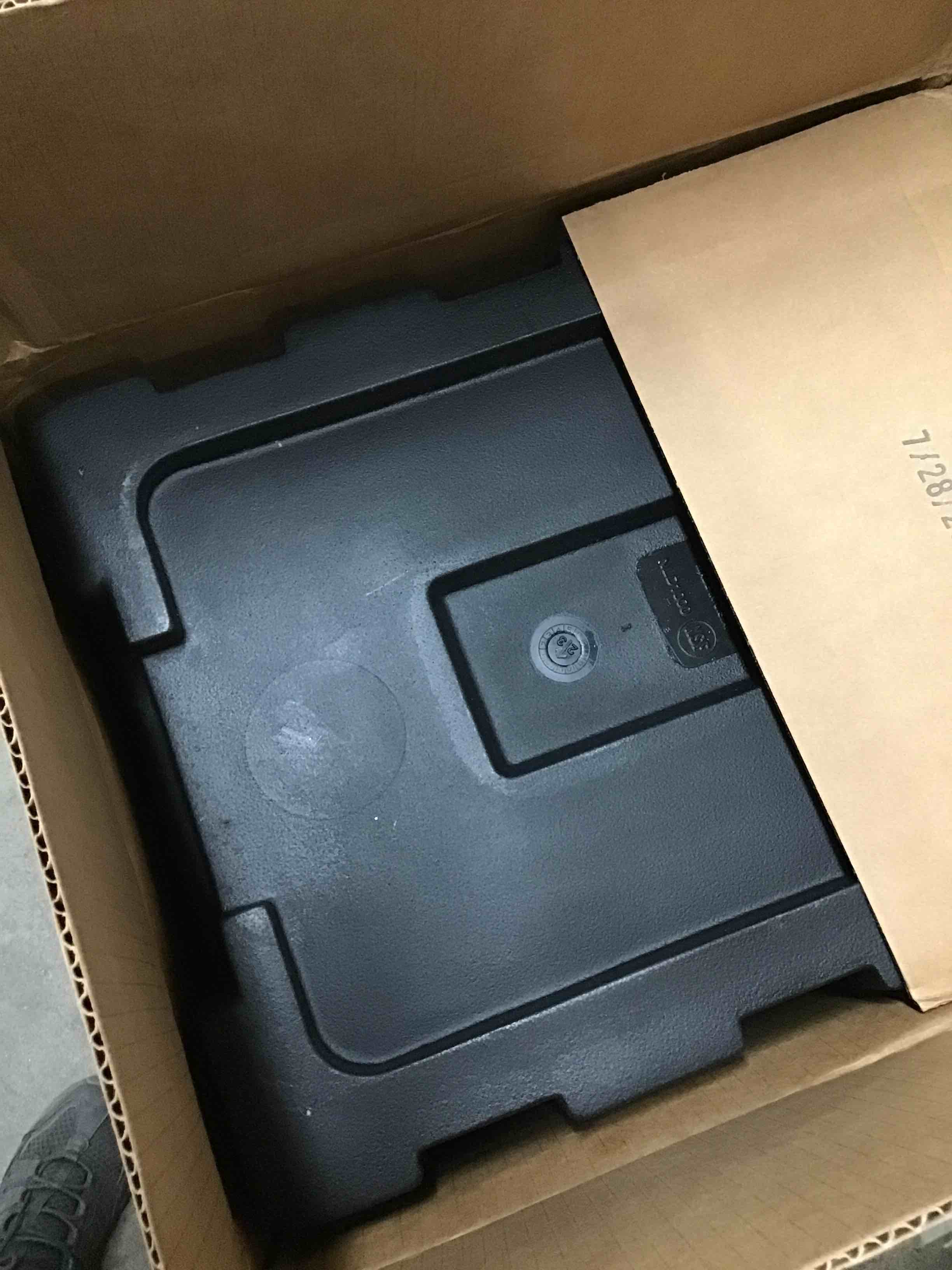 https://s3.amazonaws.com/lotting-images-prod/bidfta/BLU6549857_1723146675408.jpeg