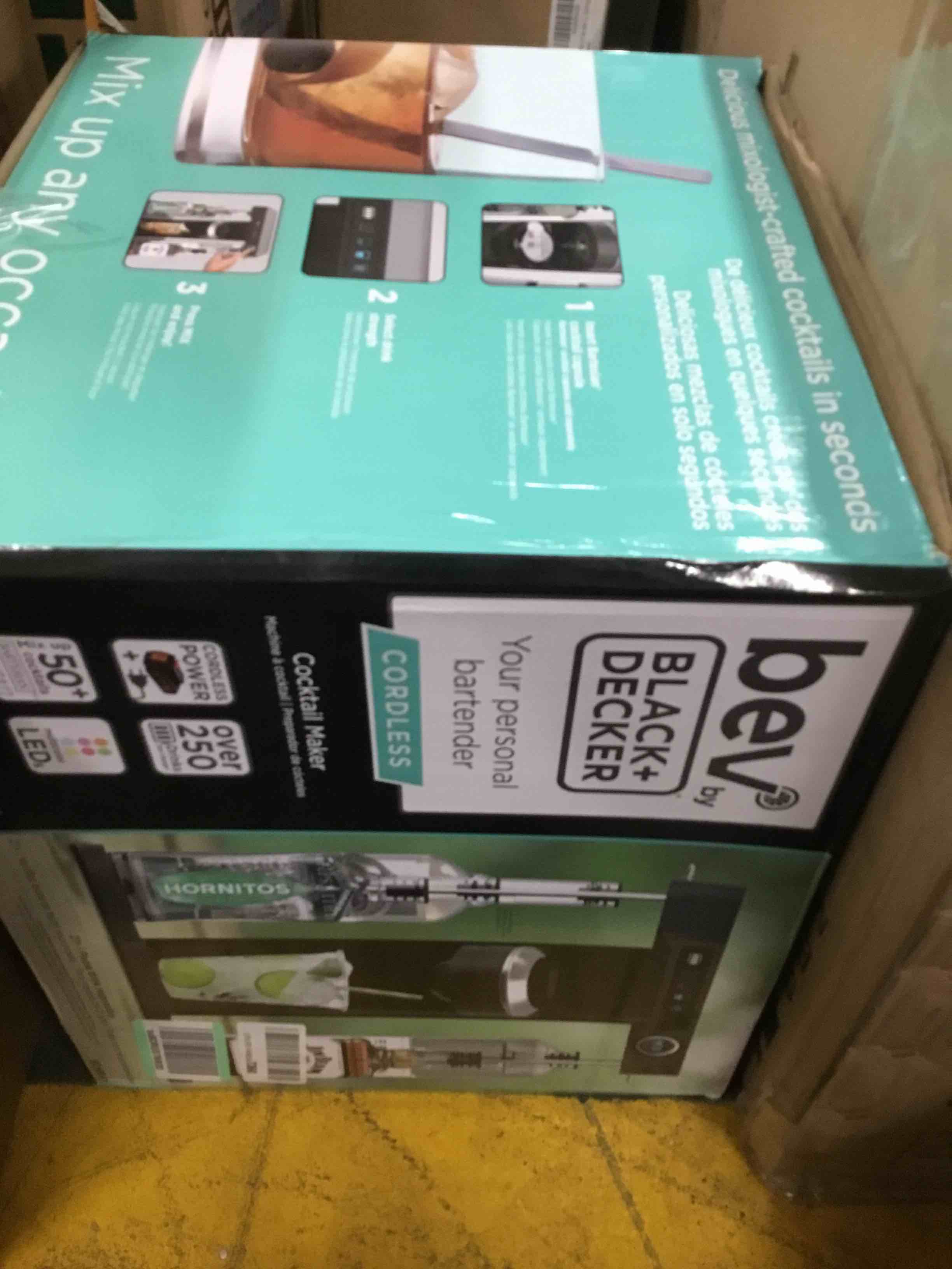 https://s3.amazonaws.com/lotting-images-prod/bidfta/BLU6552444_1717526913743.jpeg