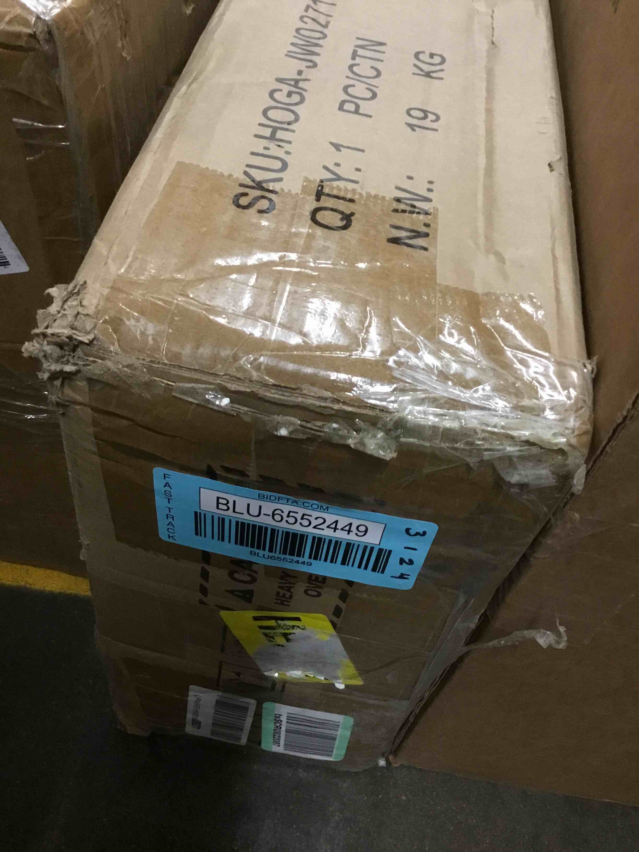 https://s3.amazonaws.com/lotting-images-prod/bidfta/BLU6552449_1717529743860.jpeg