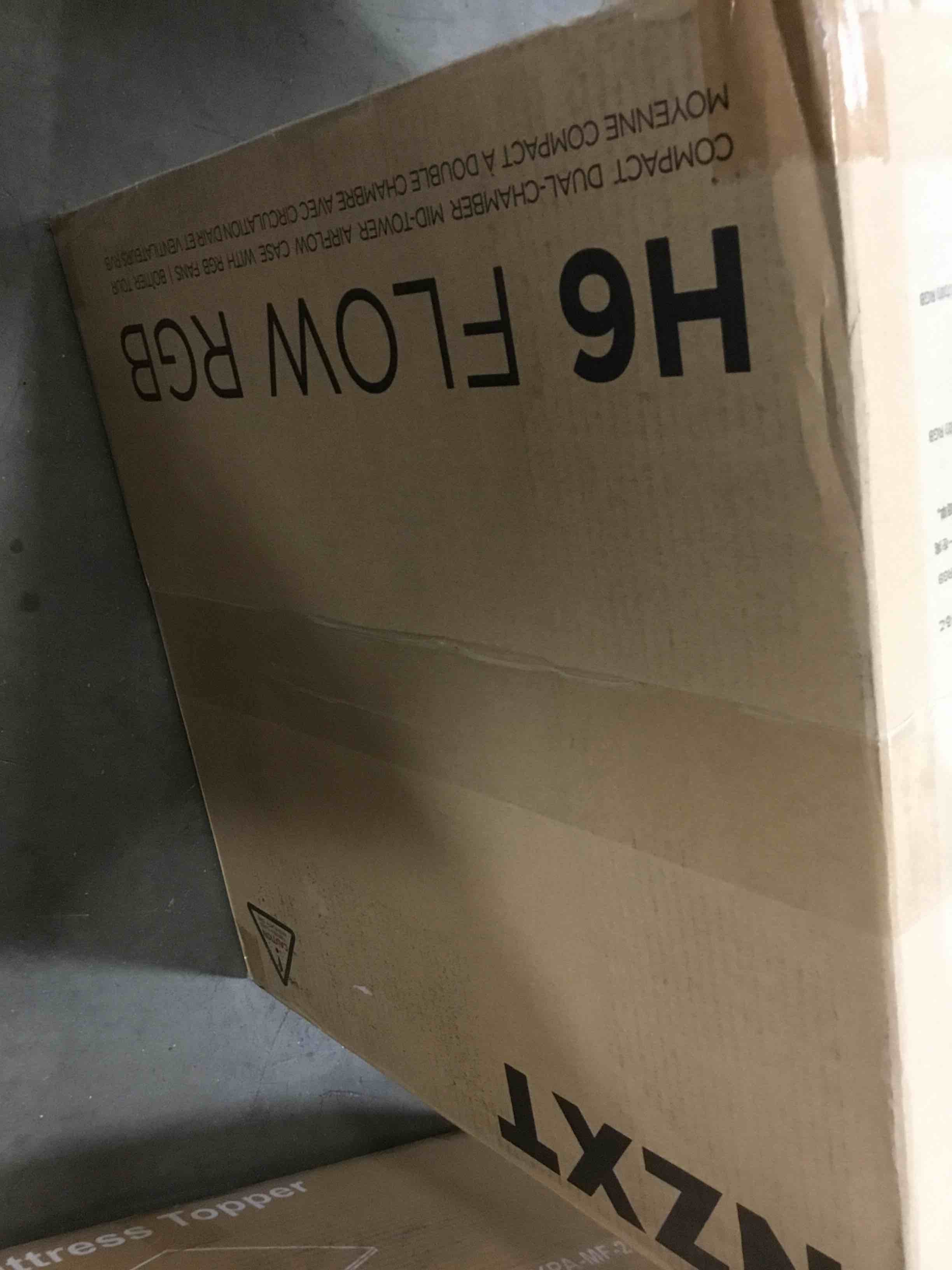 https://s3.amazonaws.com/lotting-images-prod/bidfta/BLU6553547_1719492393489.jpeg