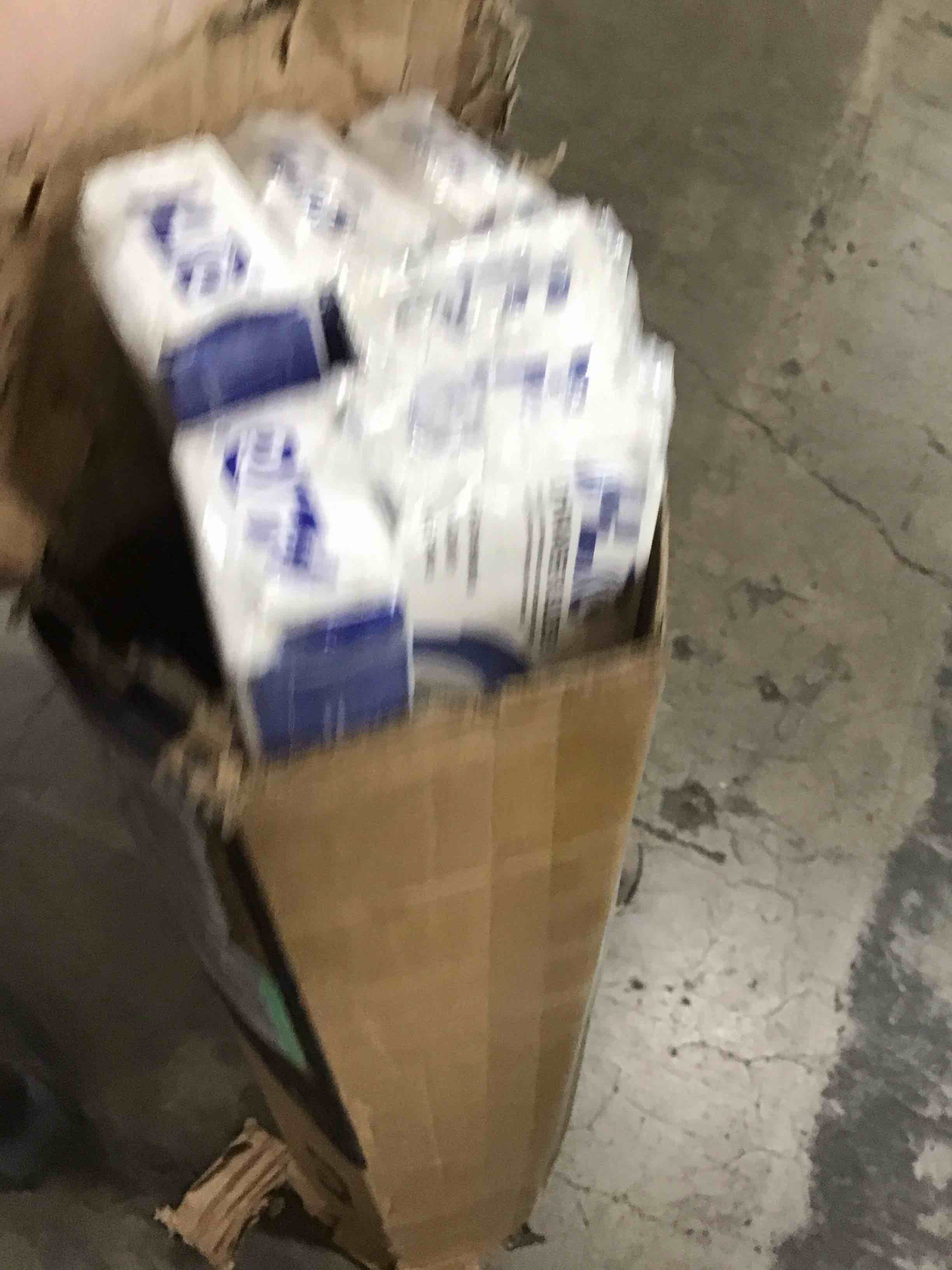 https://s3.amazonaws.com/lotting-images-prod/bidfta/BLU6553942_1718998229867.jpeg